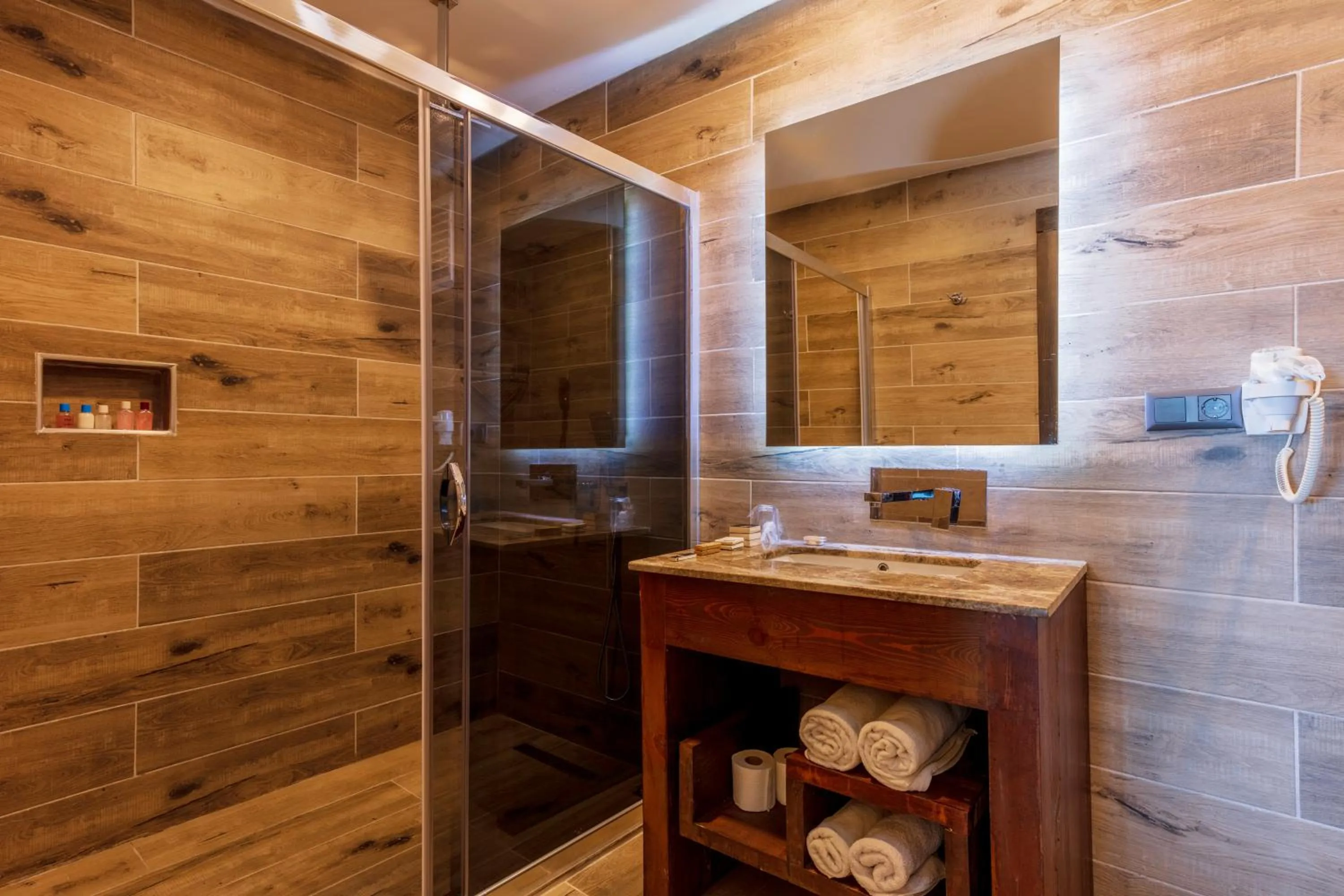 Bathroom in Manaspark Deluxe Hotel