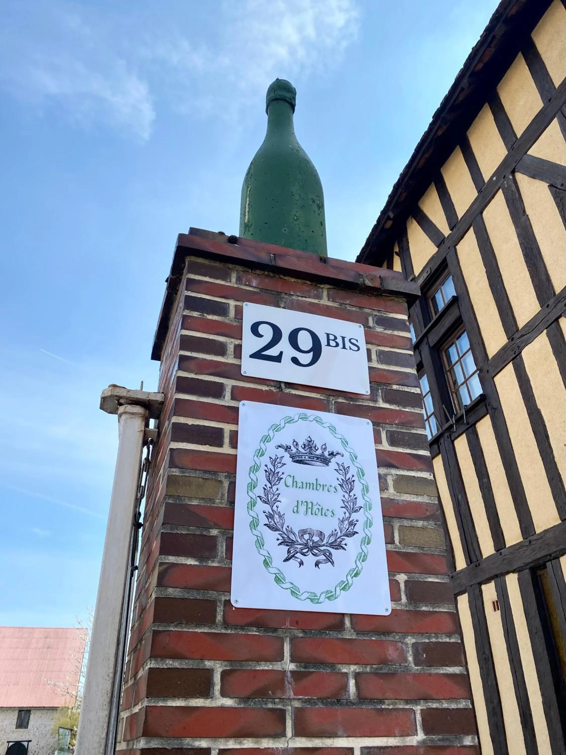 Property logo or sign in Domaine du Cellier de la Couronne