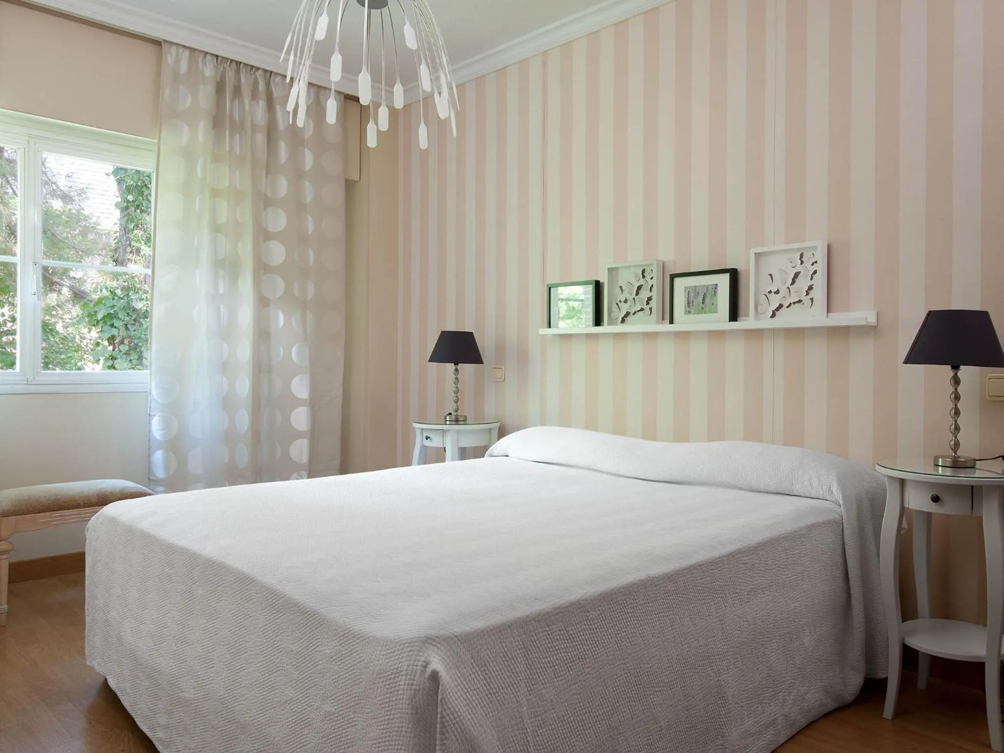 Bedroom, Bed in TH Aravaca