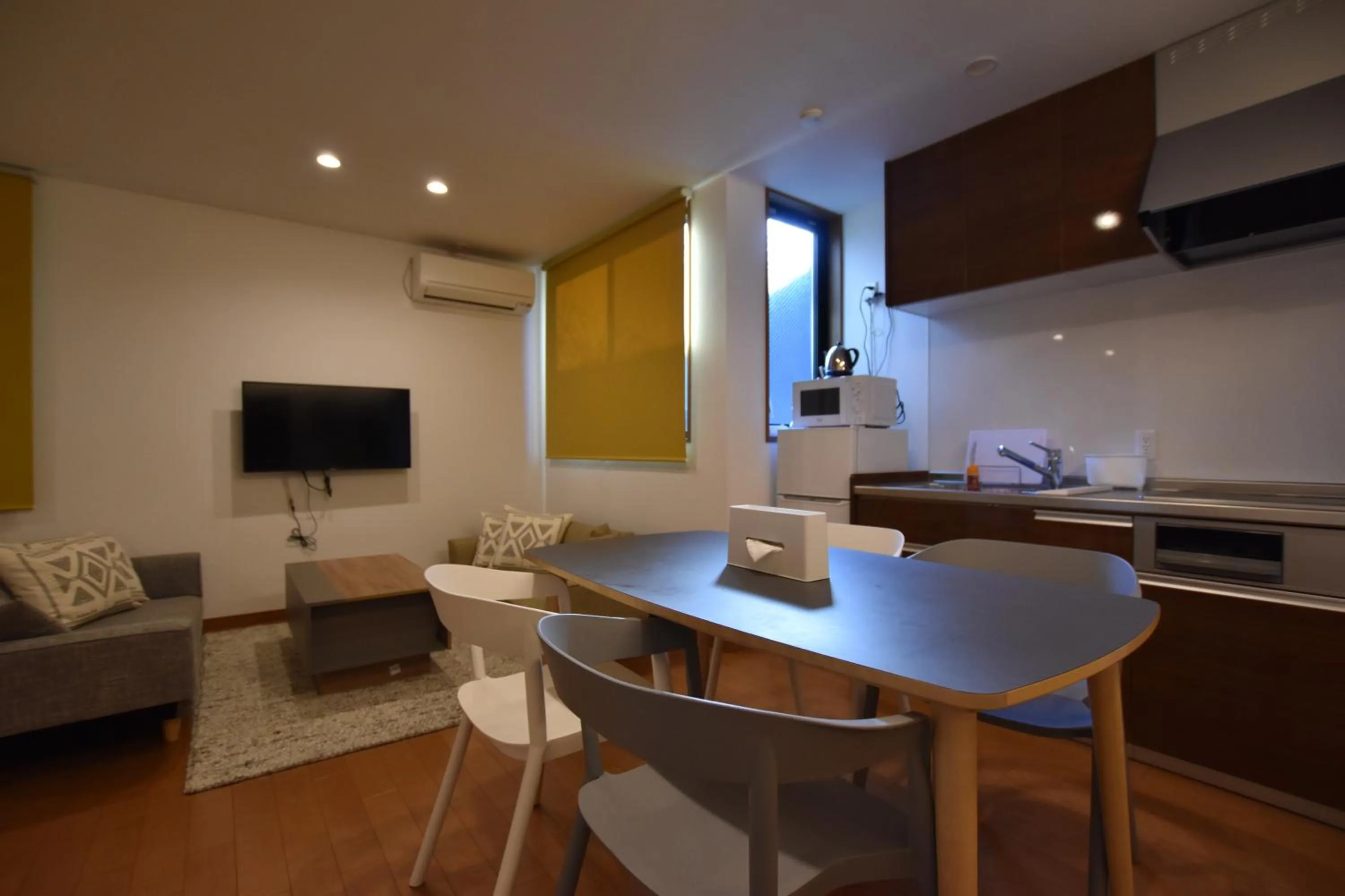 Dining area in PrimeRoom別府 TATAMIsuite