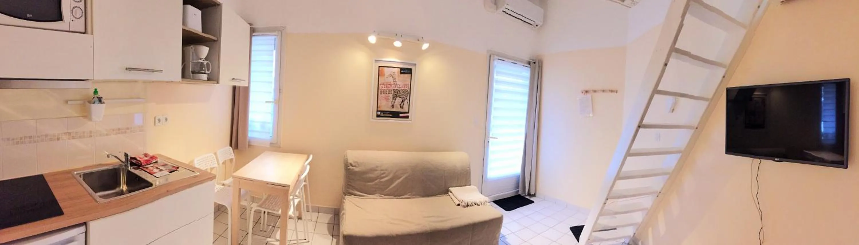 Photo of the whole room in Résidence Thibaud