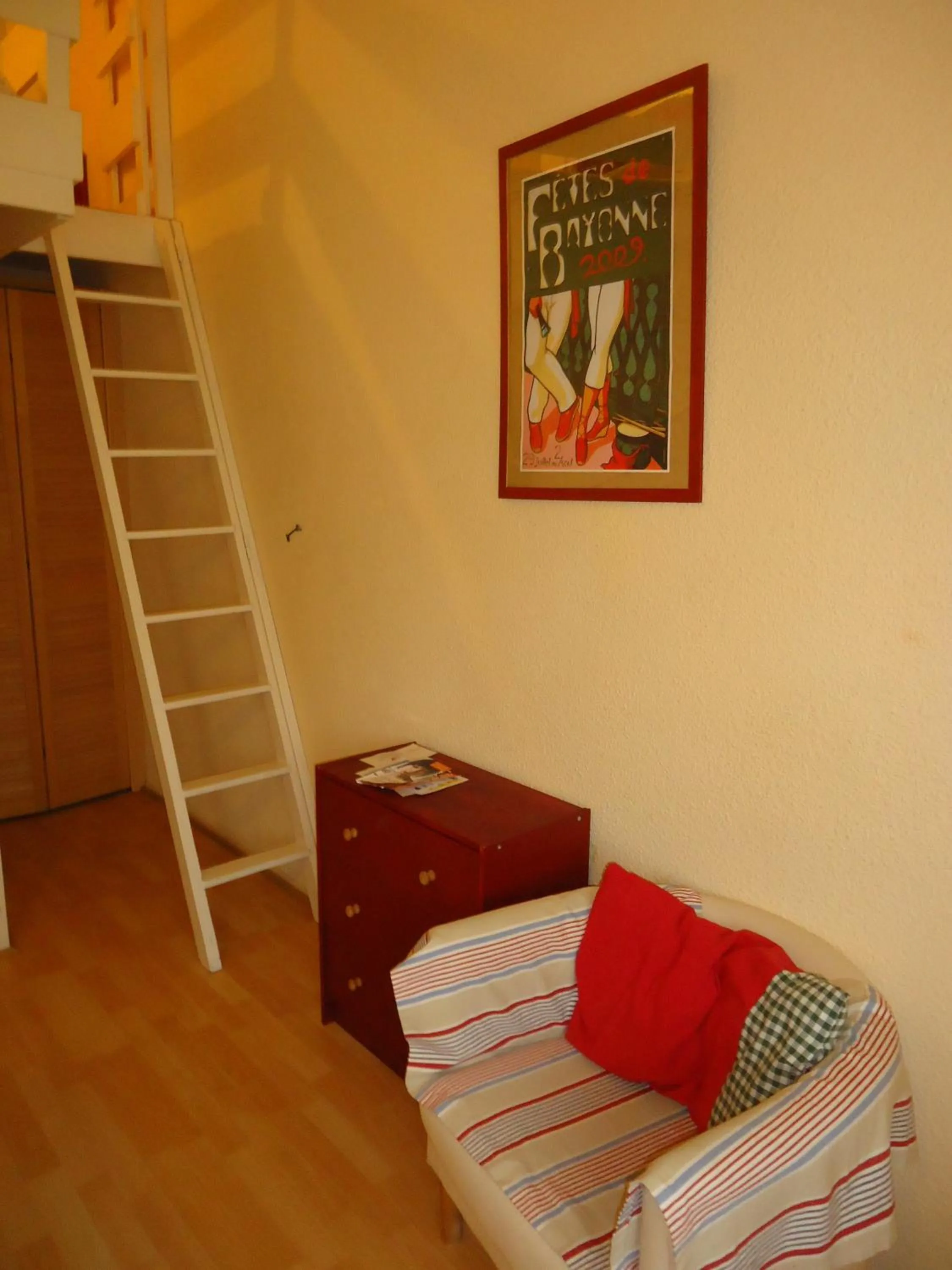 Decorative detail, Bed in Résidence Thibaud