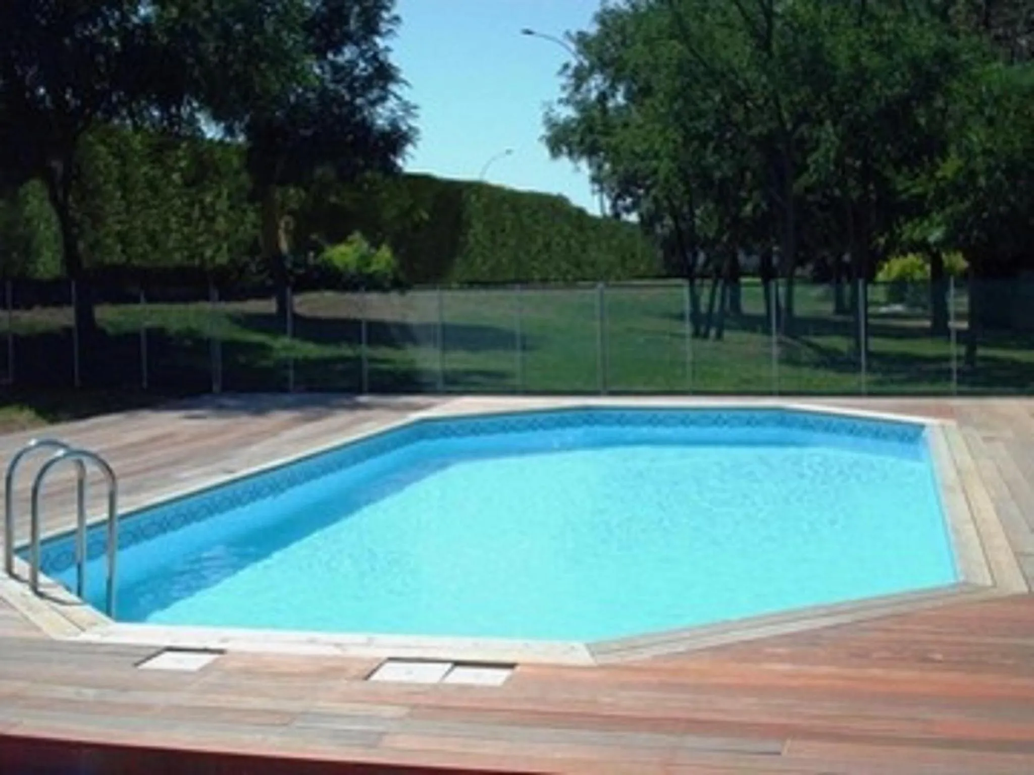 Swimming pool in Résidence Thibaud