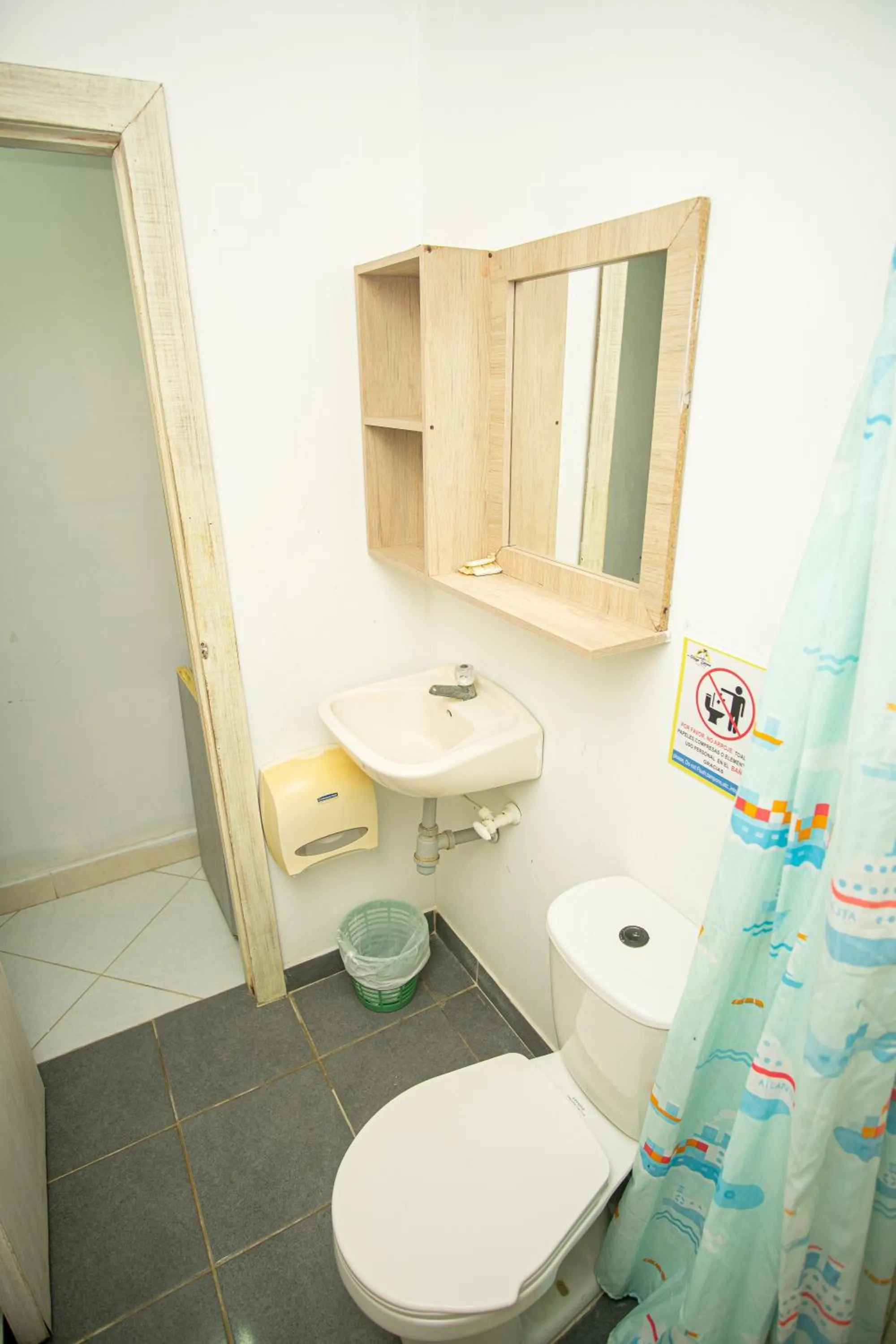 Shower in Hotel Playa Divina