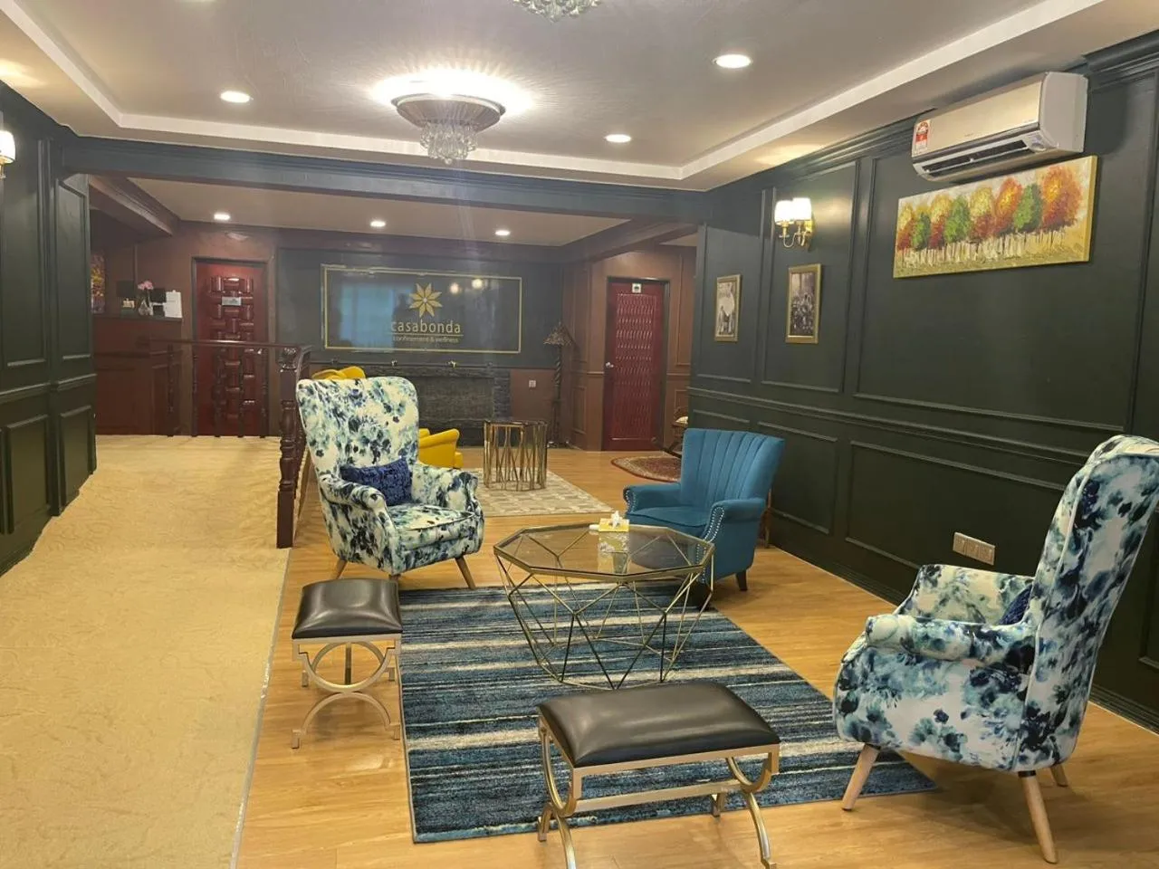 Restaurant/places to eat in Grand Illusyin