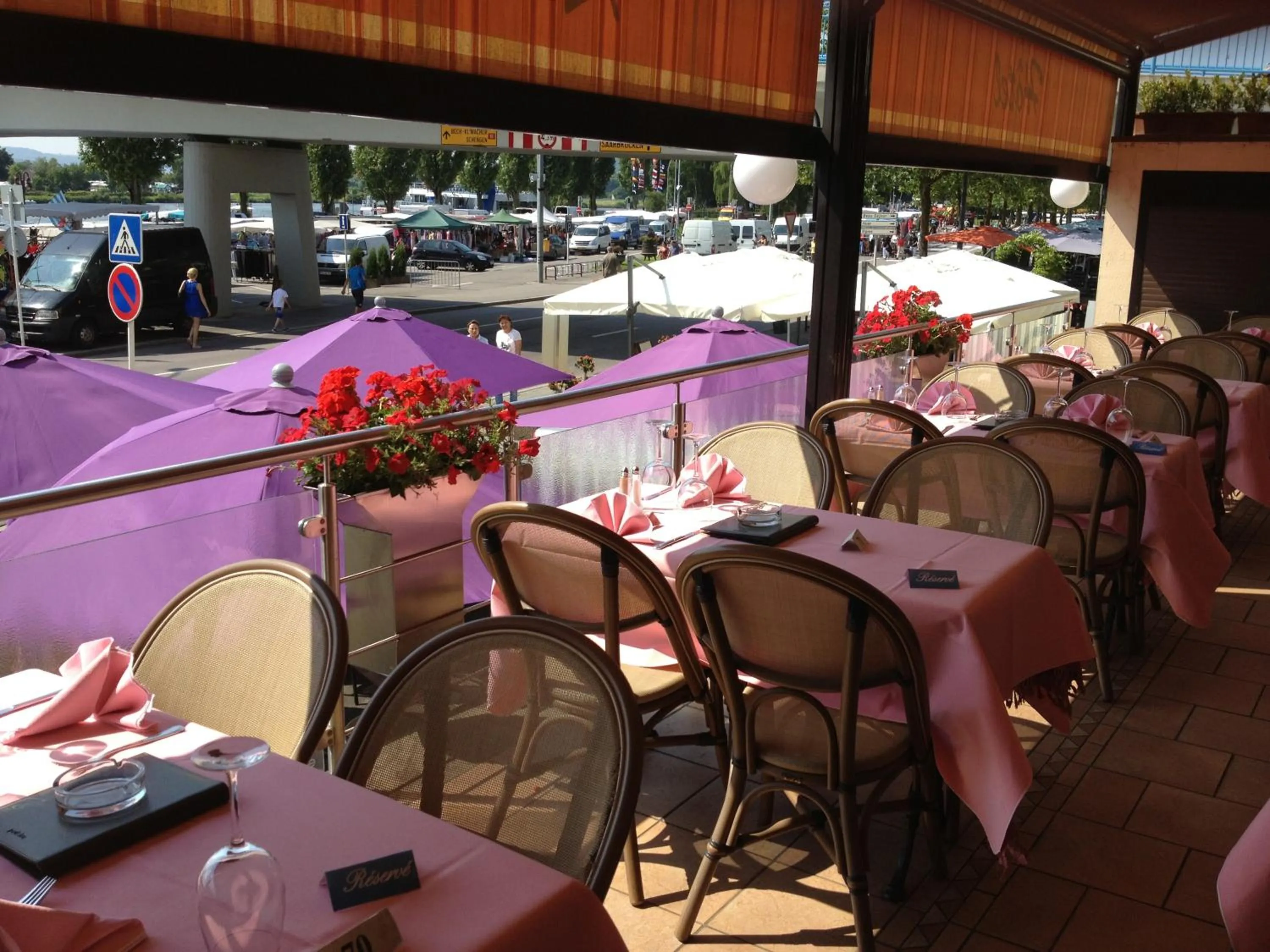 Restaurant/places to eat in Hotel de l' Esplanade