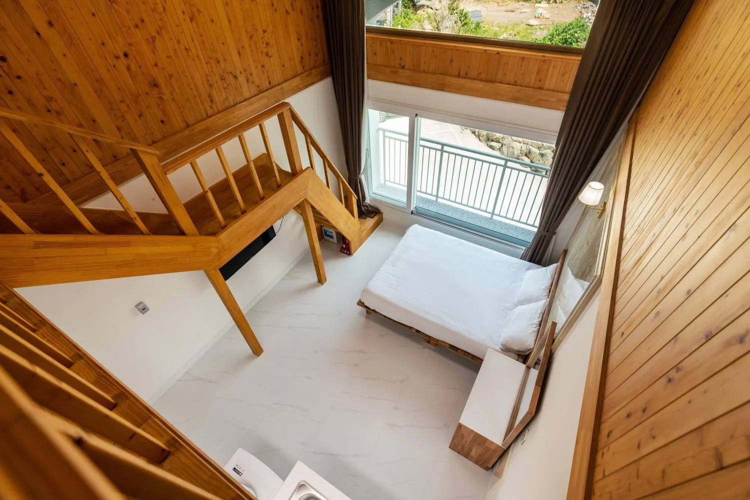 Bed in Aewol Oceanstay