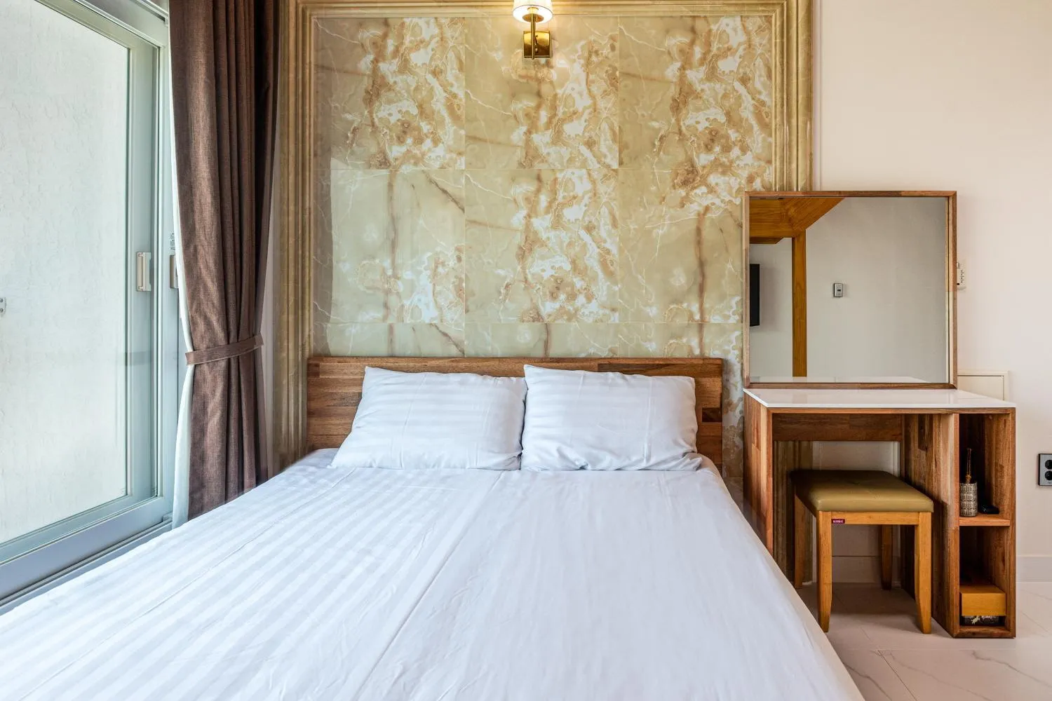 Bed in Aewol Oceanstay