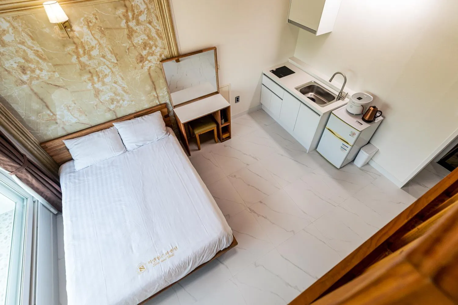 Bed in Aewol Oceanstay