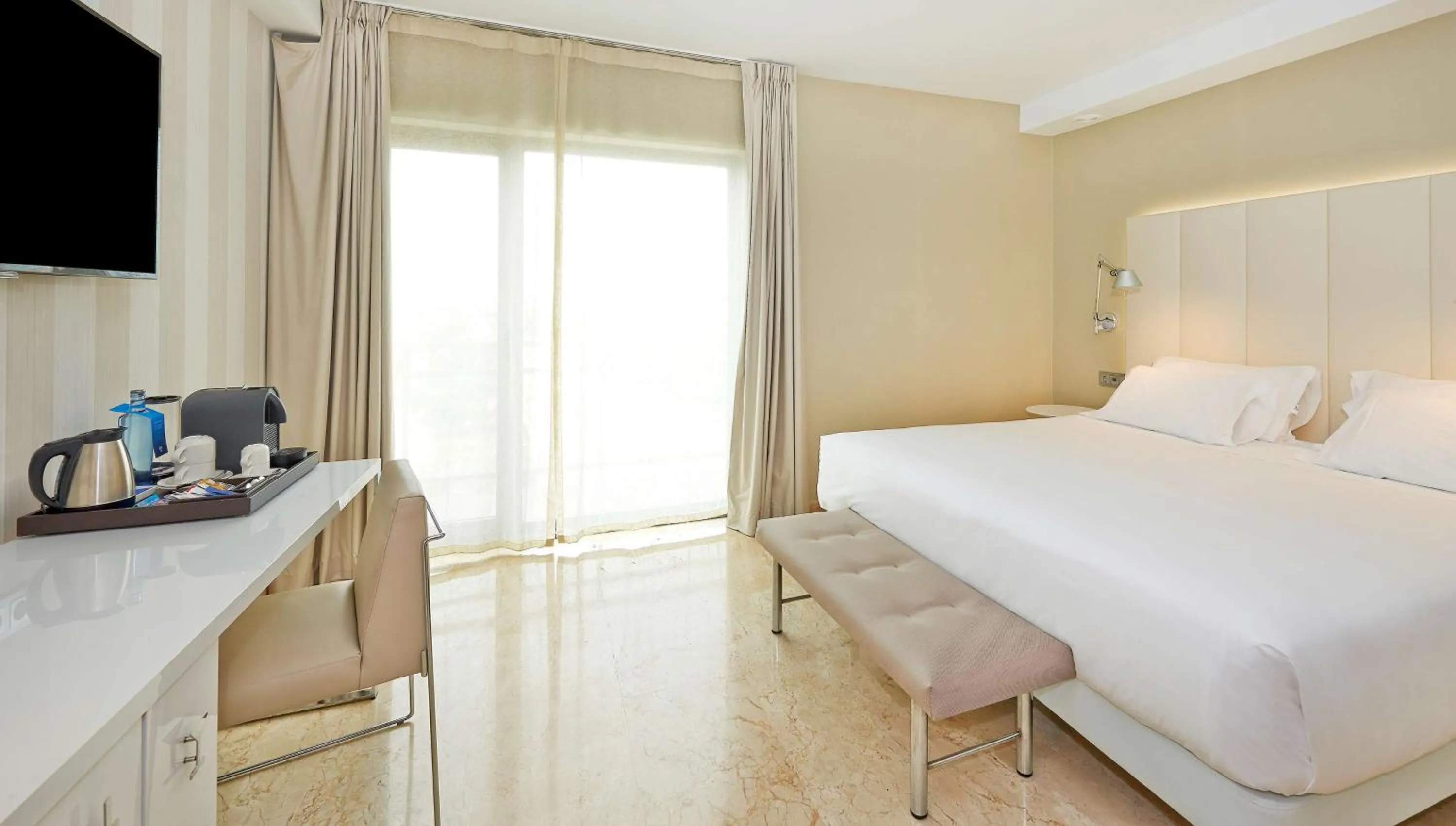 Bedroom, Bed in NH Ciudad de Zaragoza