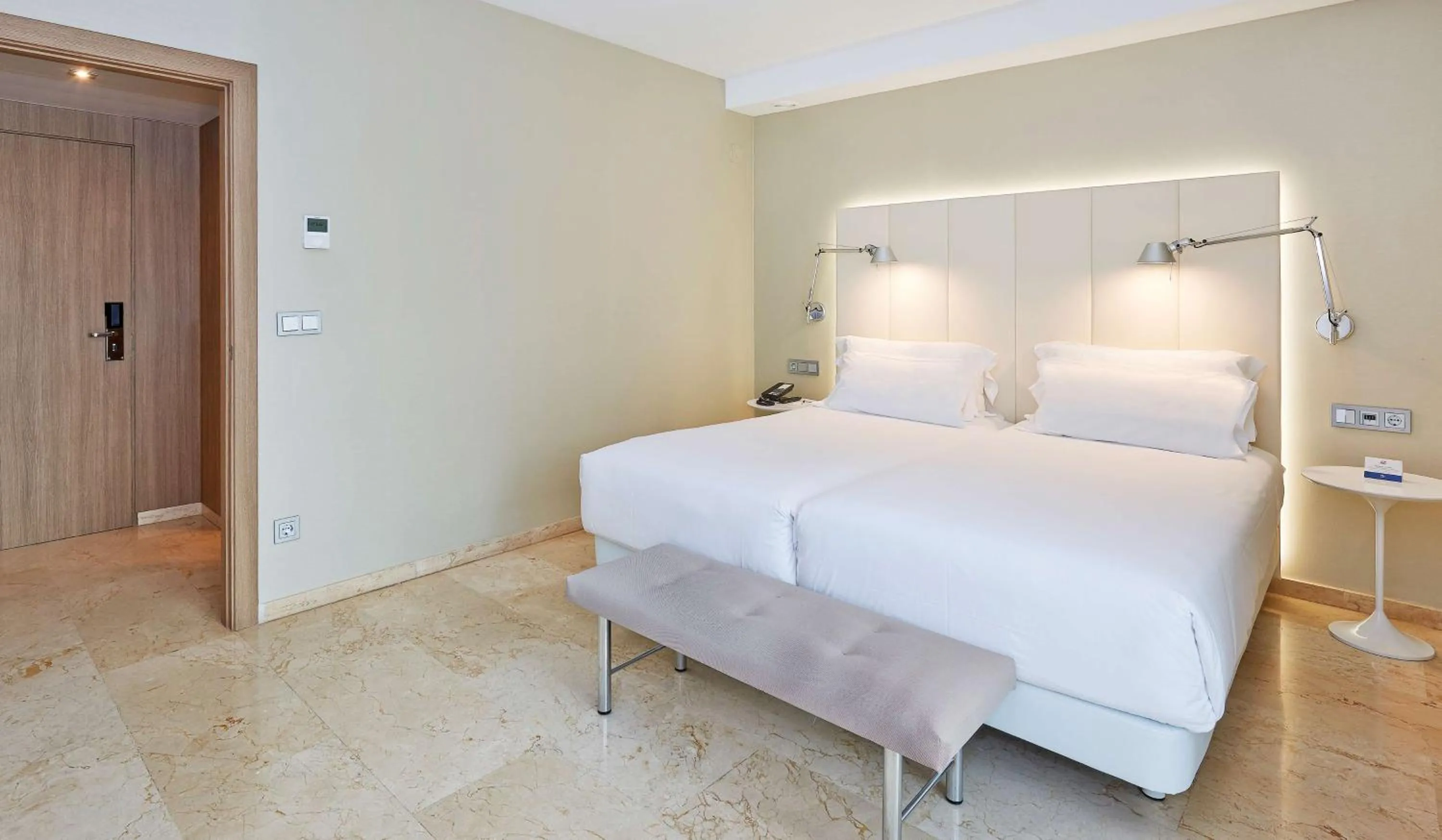 Bedroom, Bed in NH Ciudad de Zaragoza