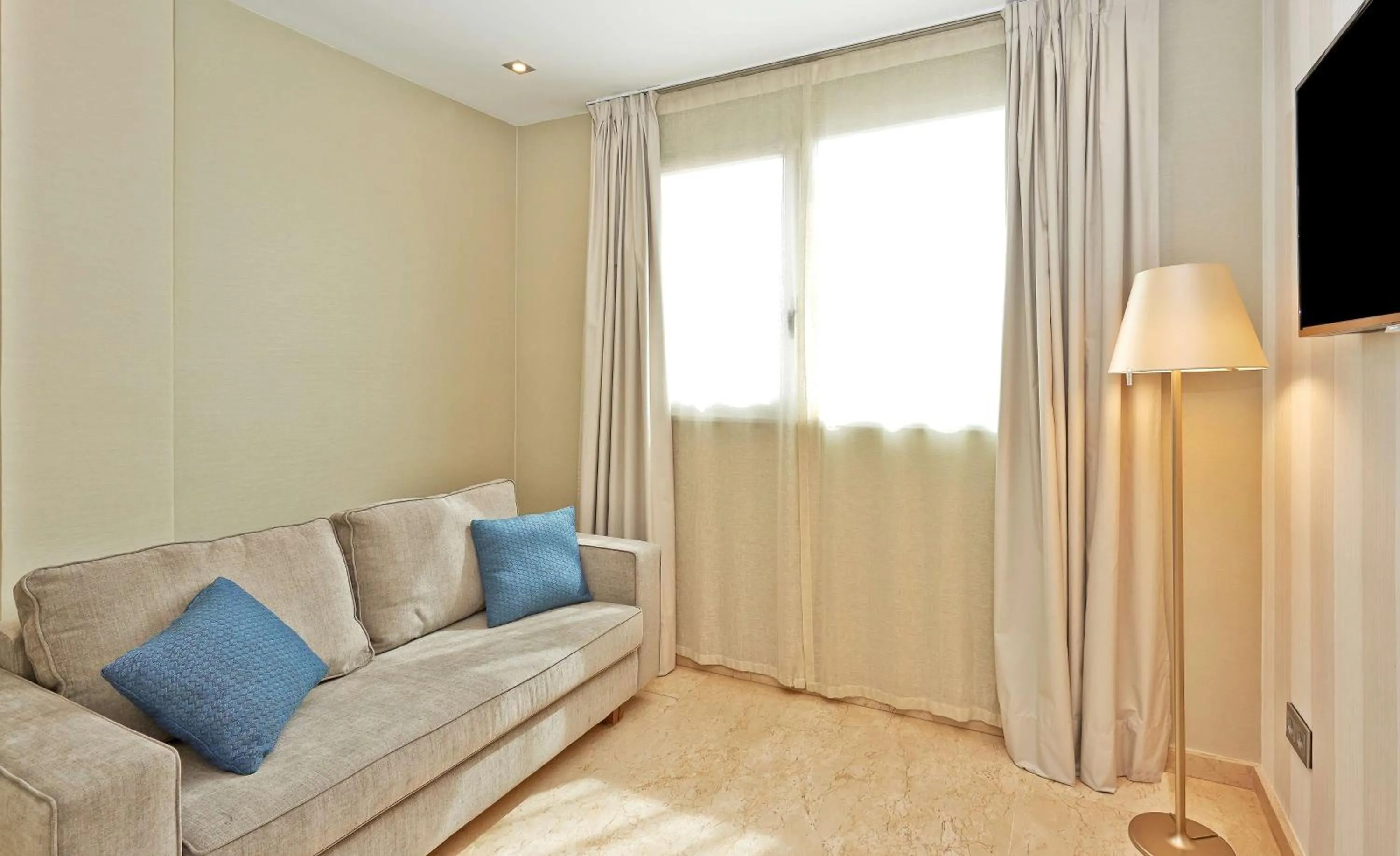 Bedroom in NH Ciudad de Zaragoza