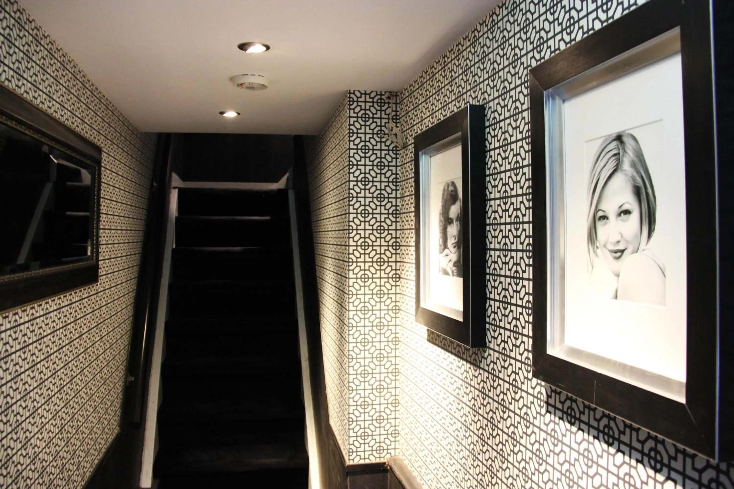 Photo of the whole room in House of Freddy