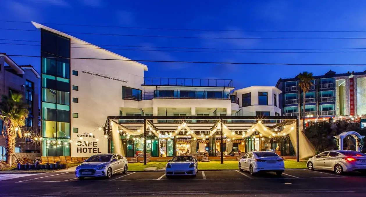 Cutie Pie Hotel Cutie Pie Hotel