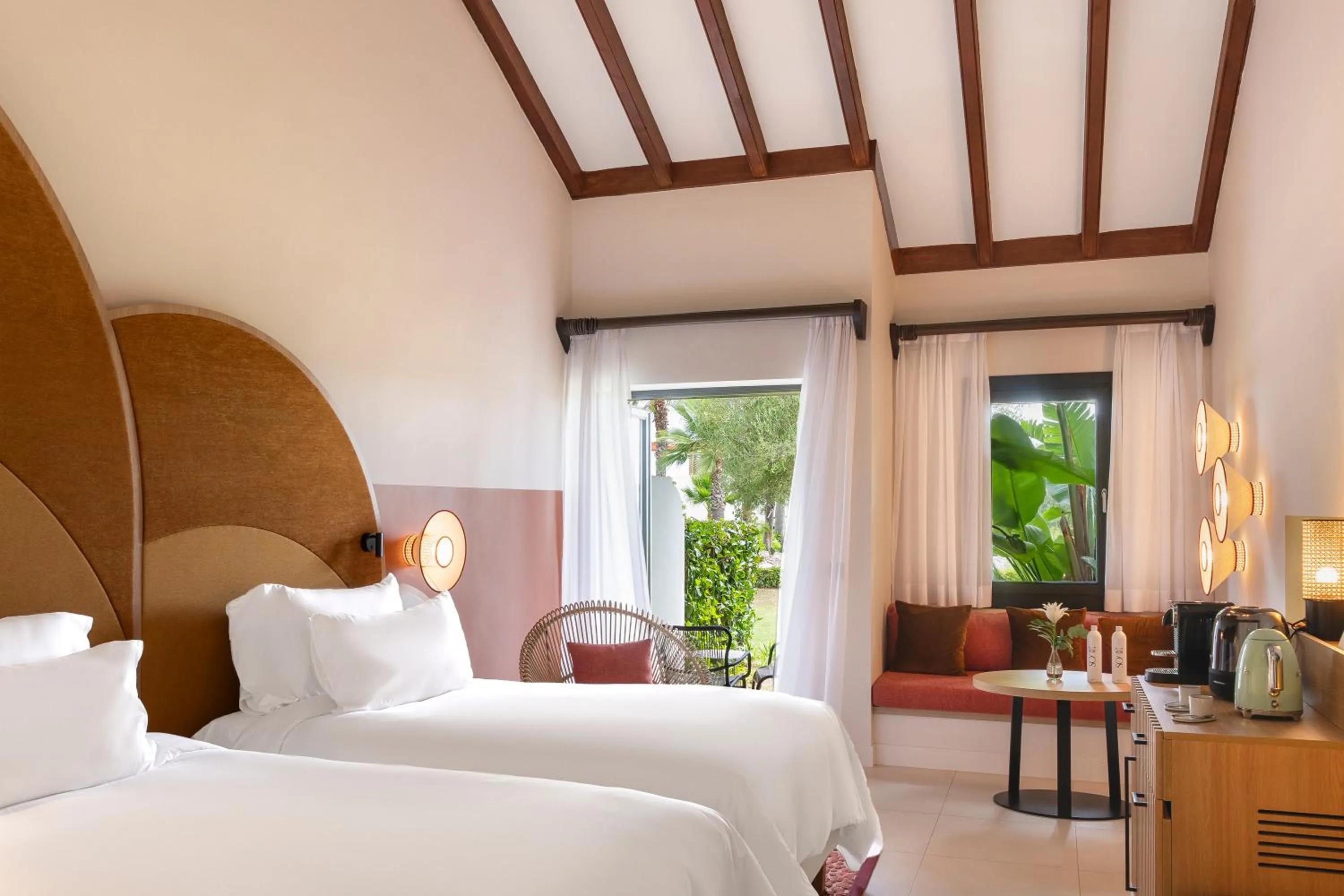 TV and multimedia, Bed in SO/ Sotogrande Spa & Golf Resort Hotel