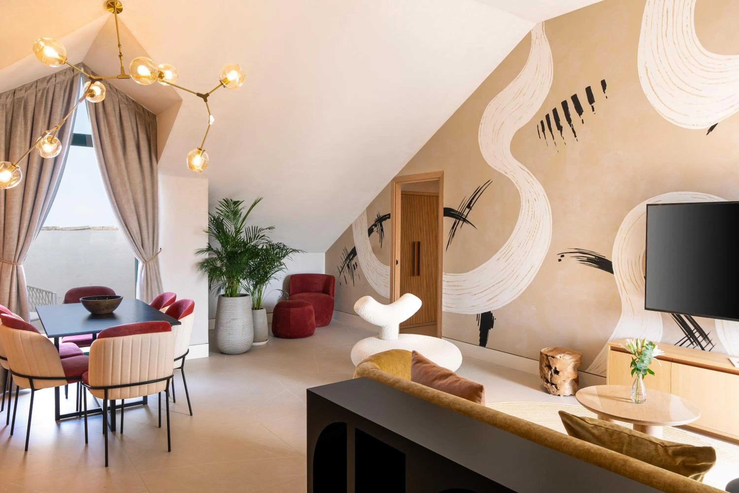 TV and multimedia in SO/ Sotogrande Spa & Golf Resort Hotel