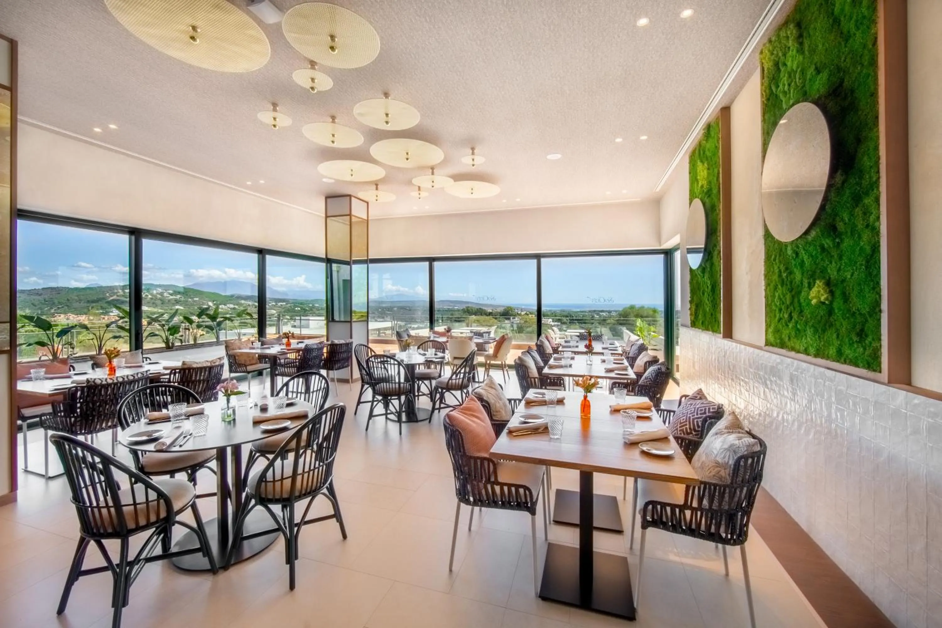 Restaurant/places to eat in SO/ Sotogrande Spa & Golf Resort Hotel