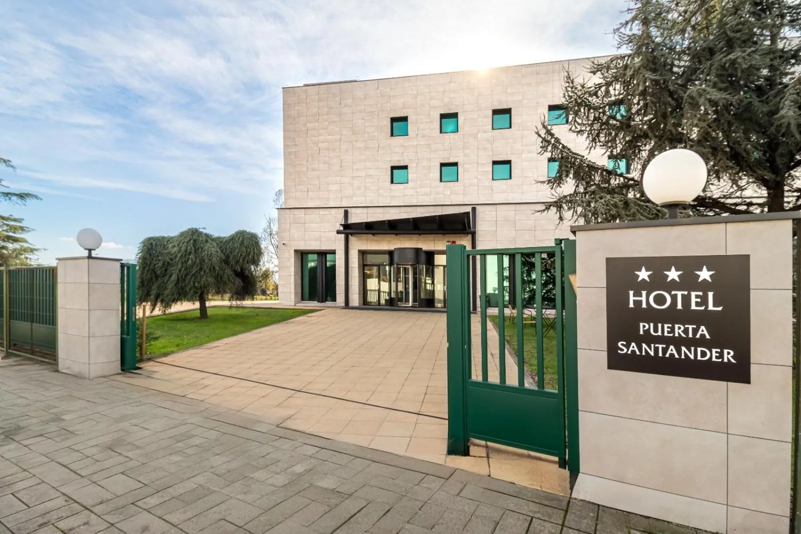 Lobby or reception in Hotel Puerta Santander