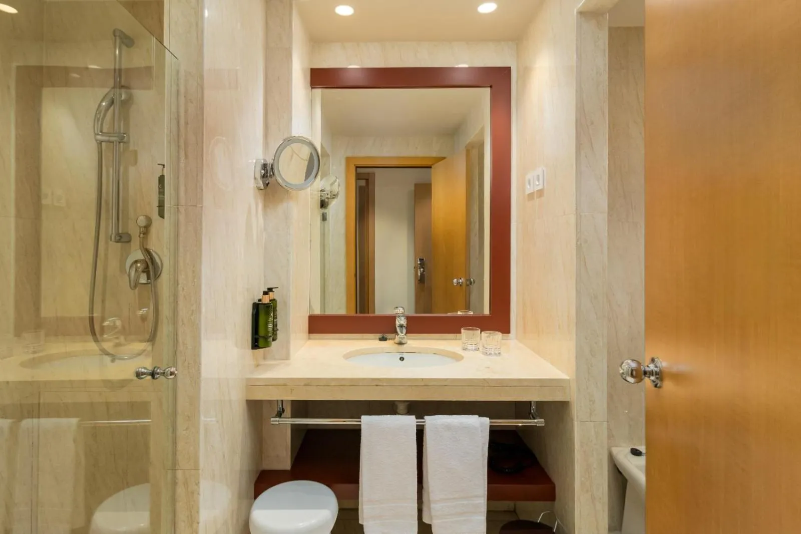 Bathroom in Hotel Puerta Santander