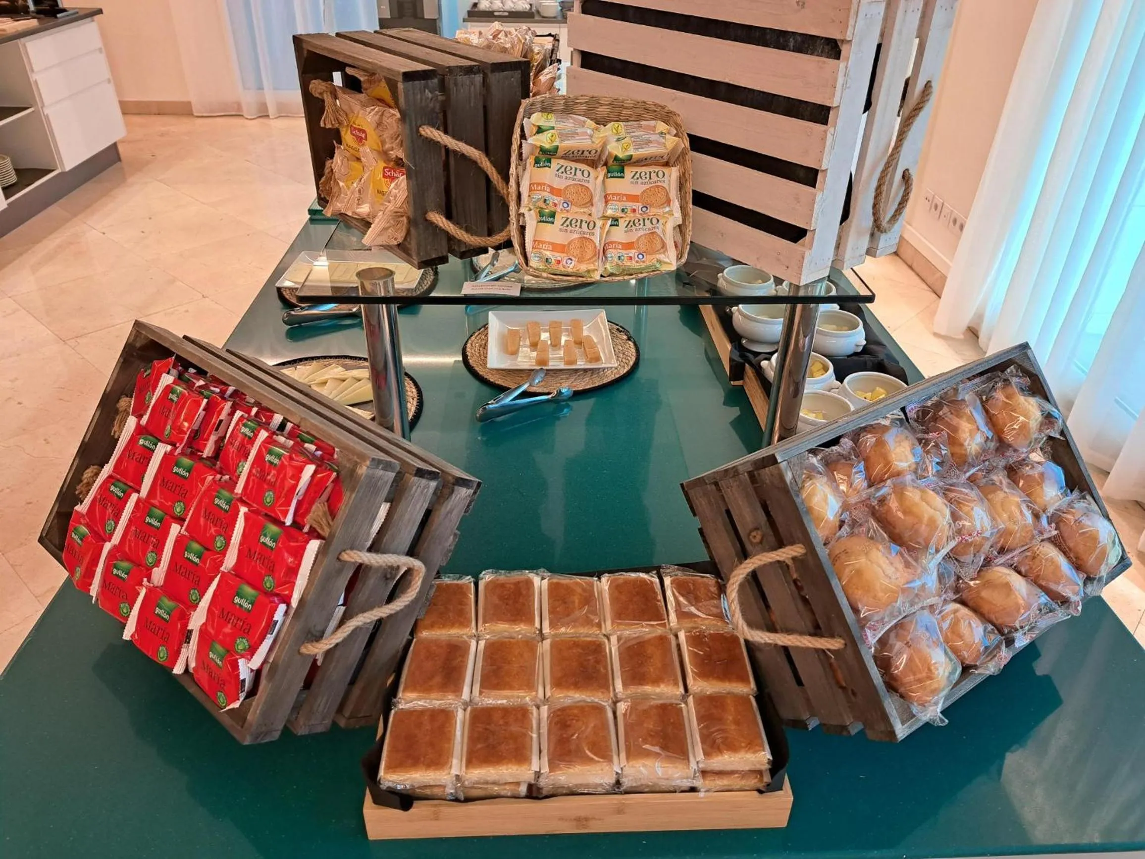 Breakfast in Hotel Puerta Santander