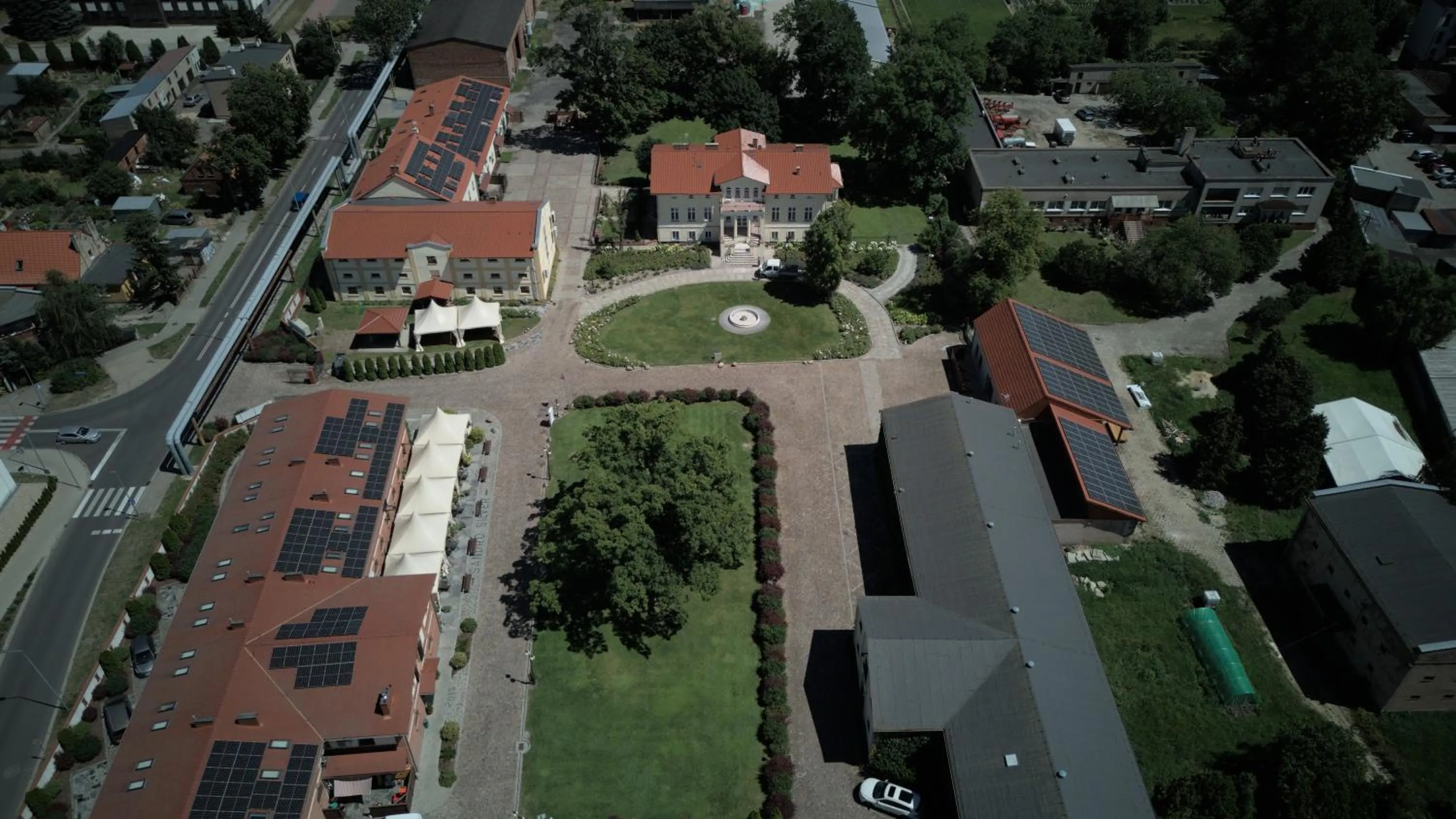 Property building in Hotel Sandro Silver & Spichlerz Antoniny