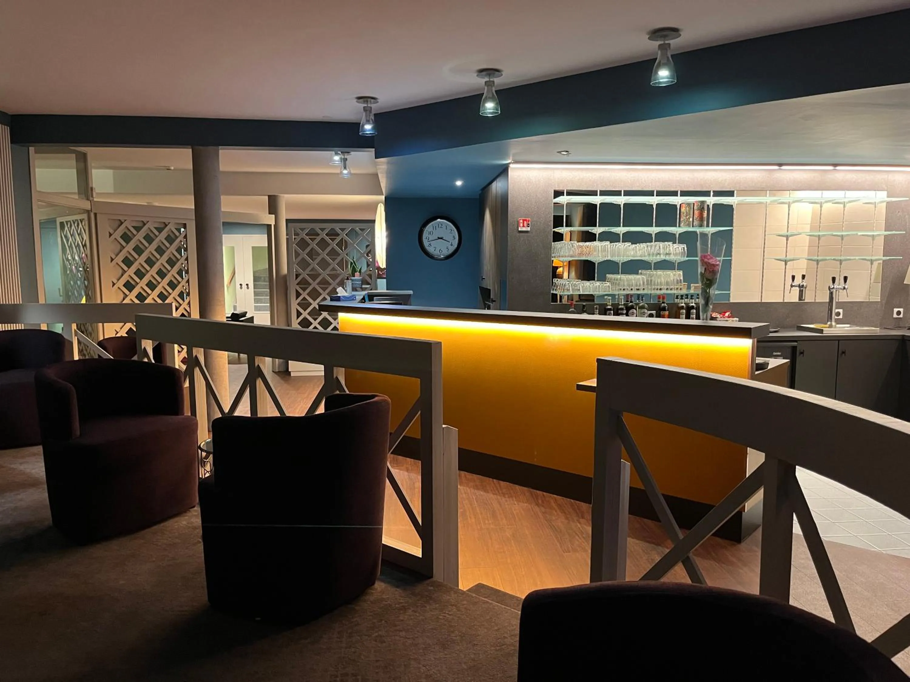 Lounge or bar in BRIT HOTEL LE VESOUL