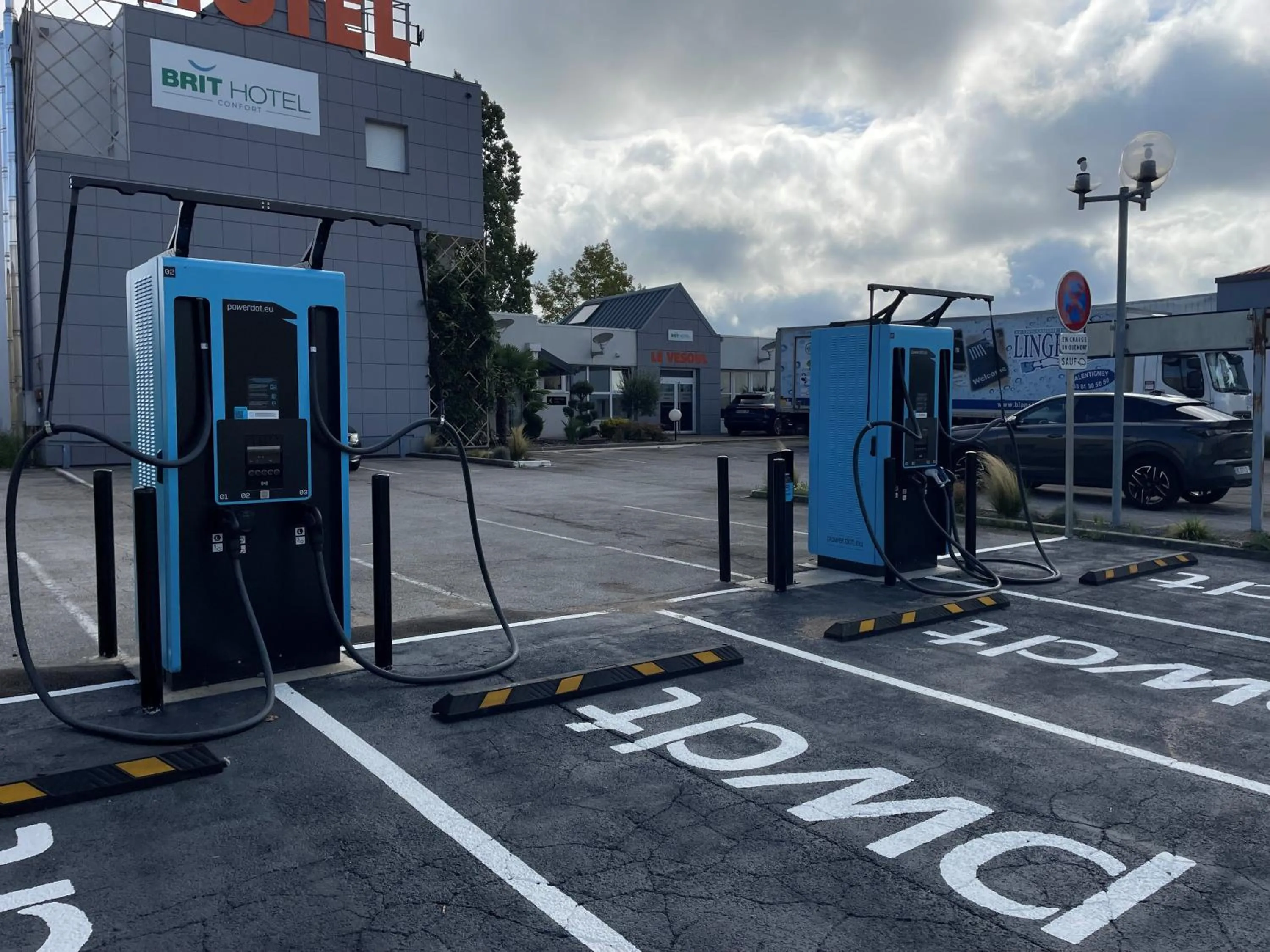 Parking in BRIT HOTEL LE VESOUL