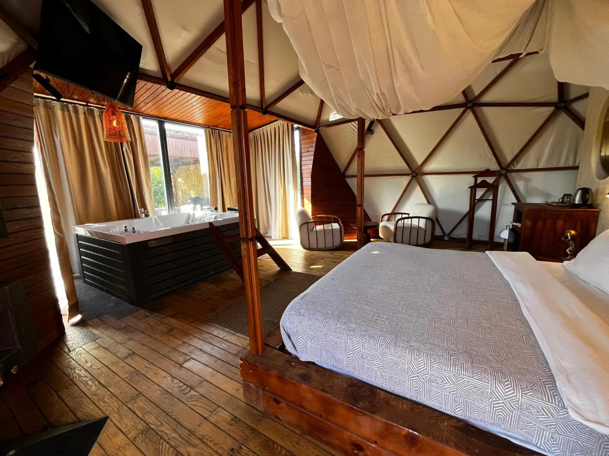 Bed in Mandalin Glamping