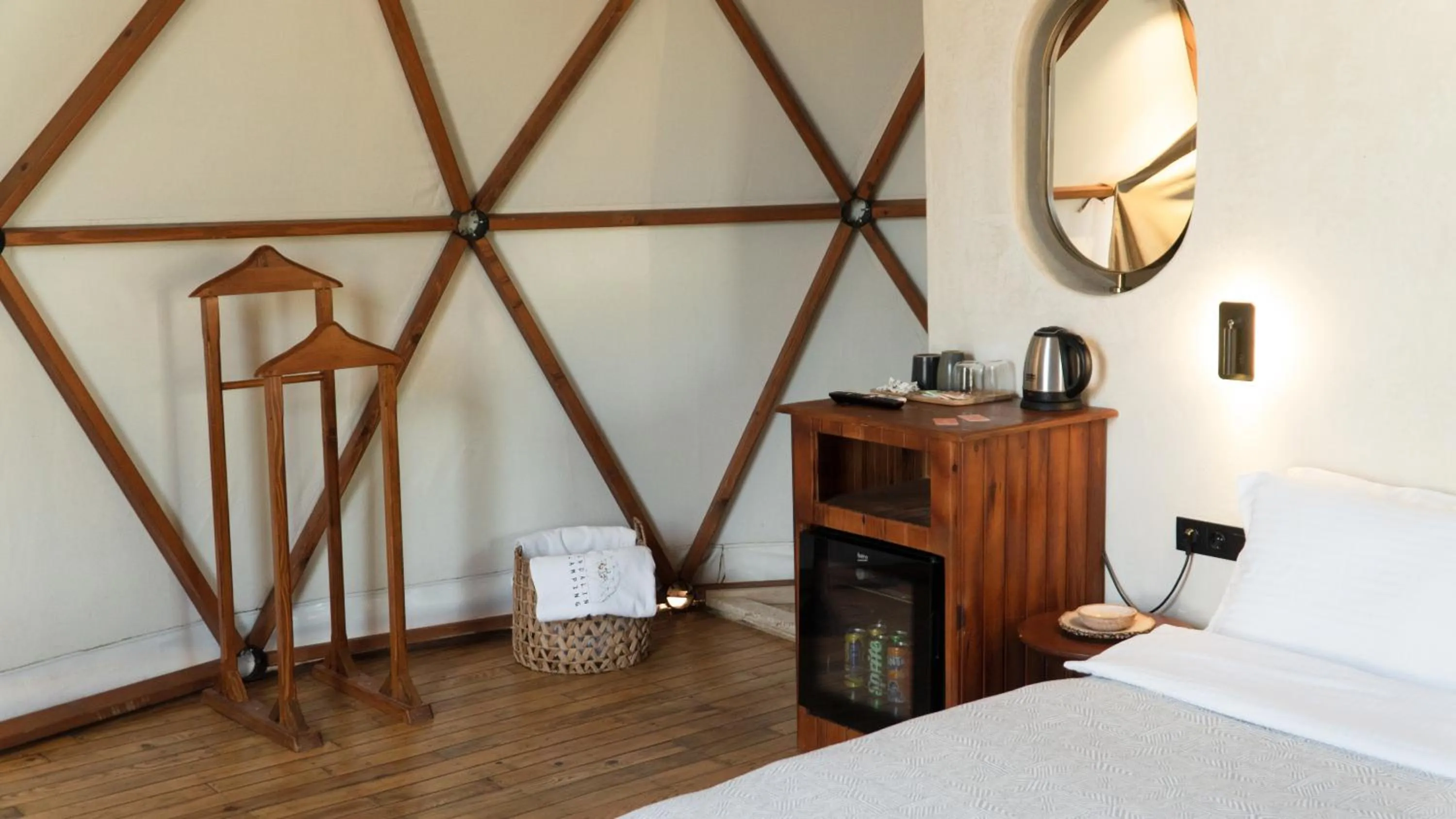 Bed in Mandalin Glamping