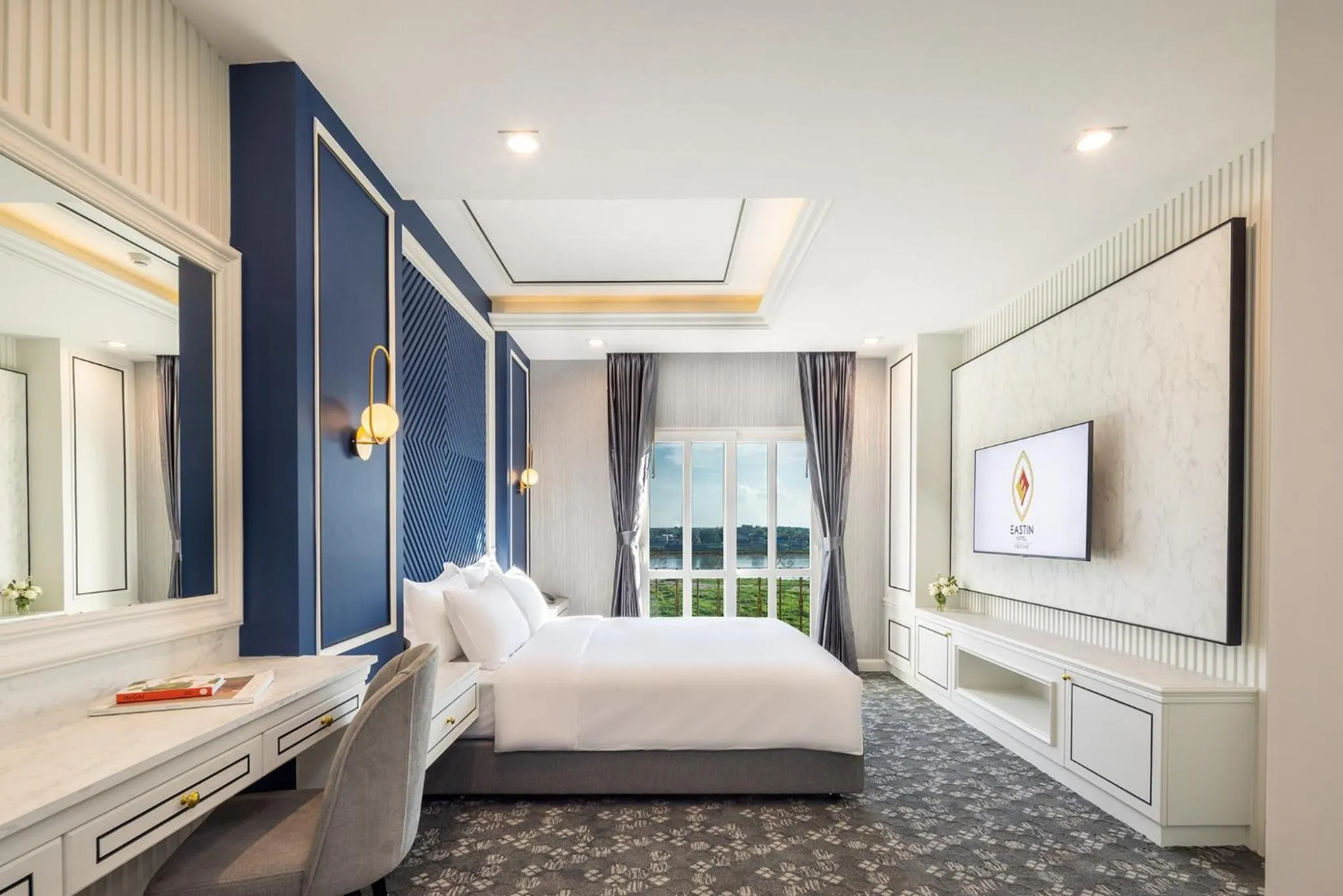 Bed in Eastin Hotel Vientiane