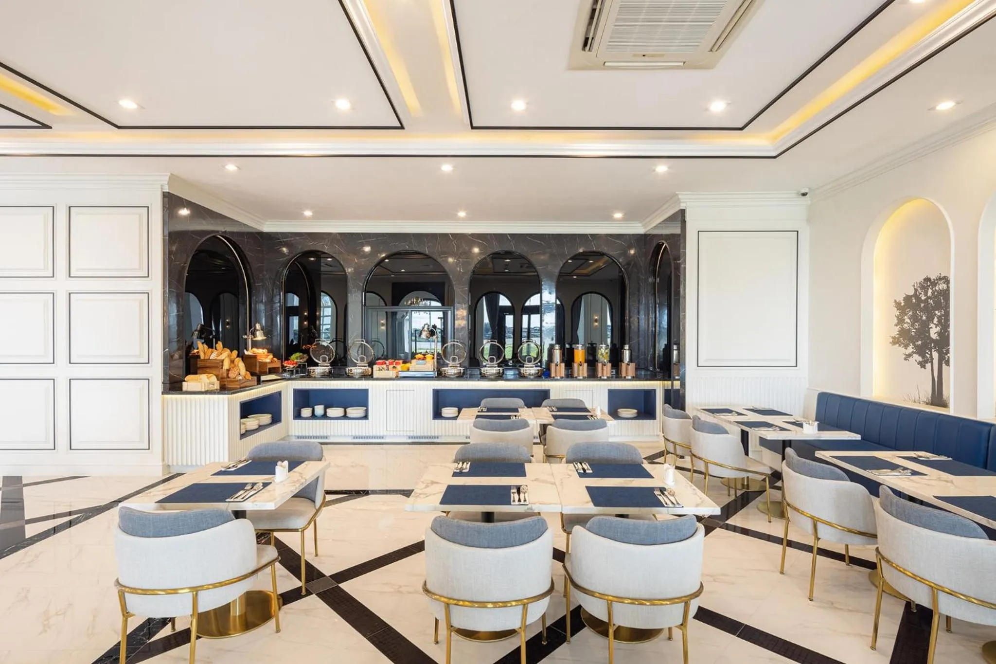 Restaurant/places to eat in Eastin Hotel Vientiane