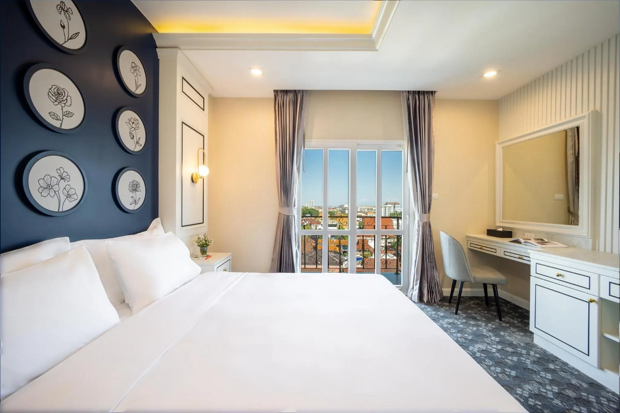 Bed in Eastin Hotel Vientiane