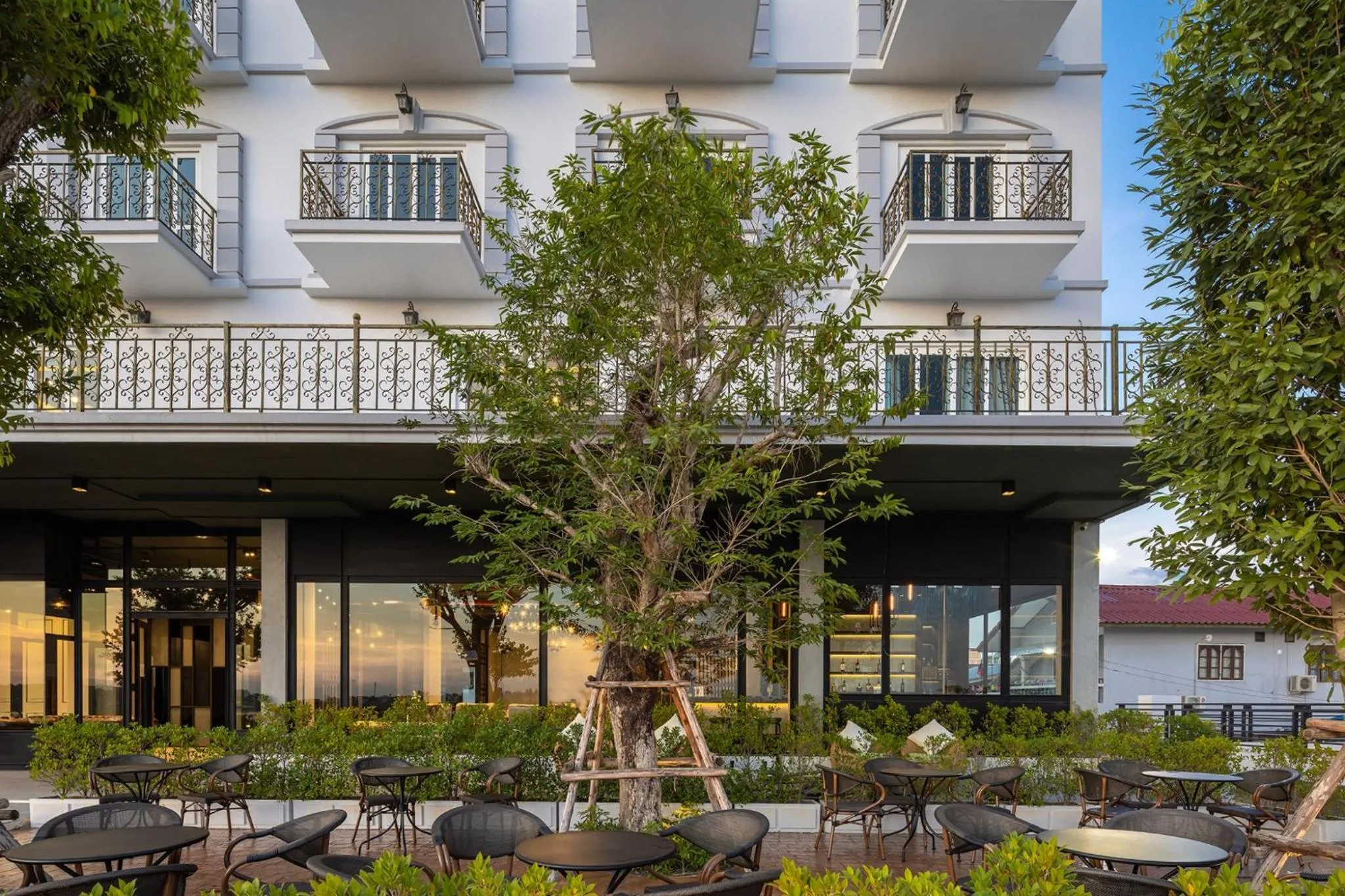 Lounge or bar in Eastin Hotel Vientiane