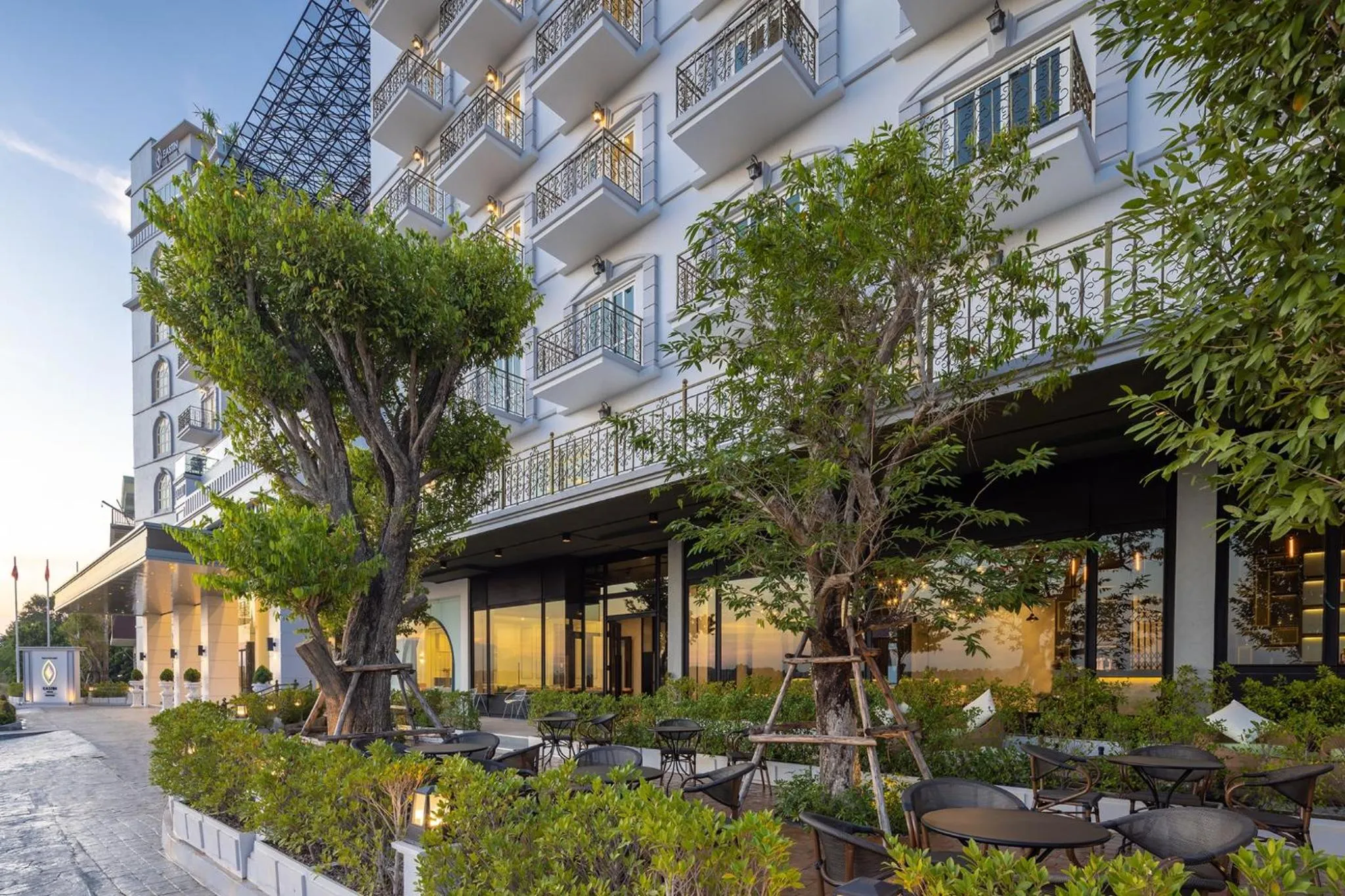 Lounge or bar in Eastin Hotel Vientiane