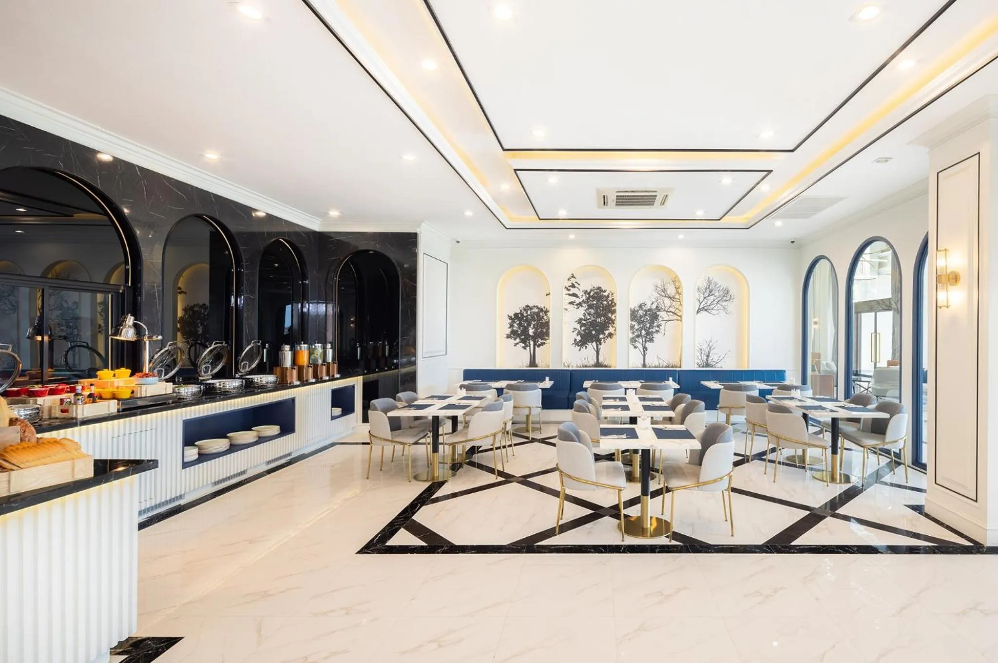 Restaurant/places to eat in Eastin Hotel Vientiane