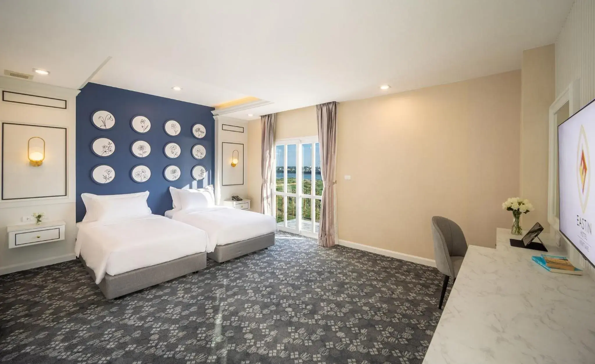 Deluxe Balcony with River View in Eastin Hotel Vientiane Deluxe Balcony with River View in Eastin Hotel Vientiane