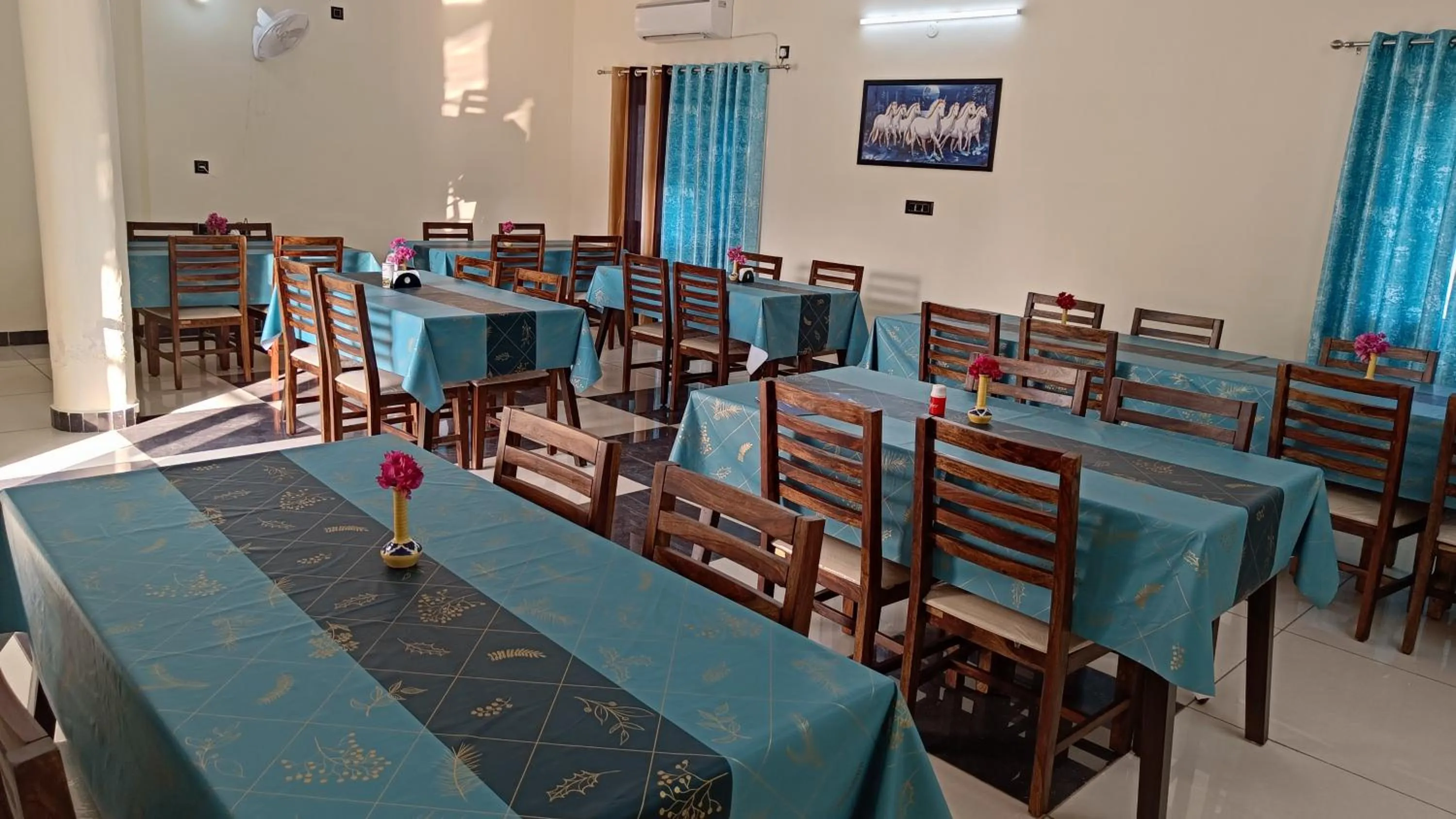 Restaurant/places to eat in White House Country Inn By PEARL Luxury Hotel In Jhajjar