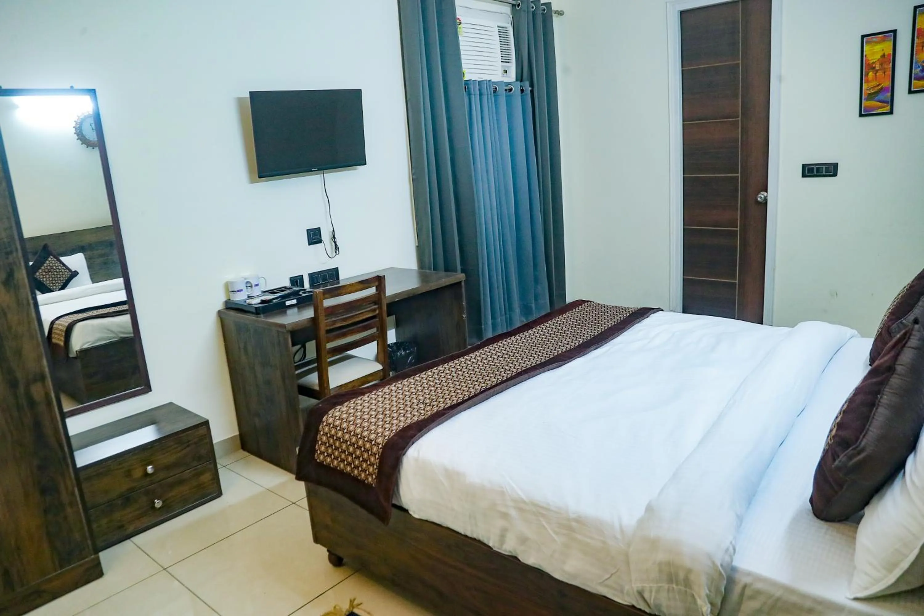 Photo of the whole room, Bed in White House Country Inn By PEARL Luxury Hotel In Jhajjar