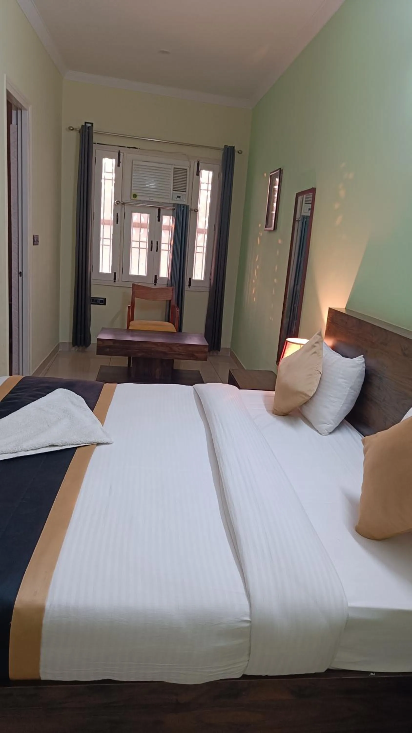 Photo of the whole room, Bed in White House Country Inn By PEARL Luxury Hotel In Jhajjar