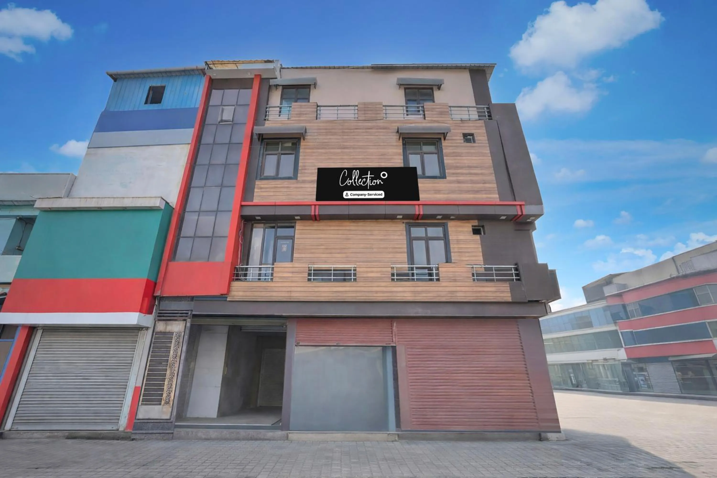 Facade/entrance in Super Collection O JK Temple Kanpur Formerly Yatika Inn