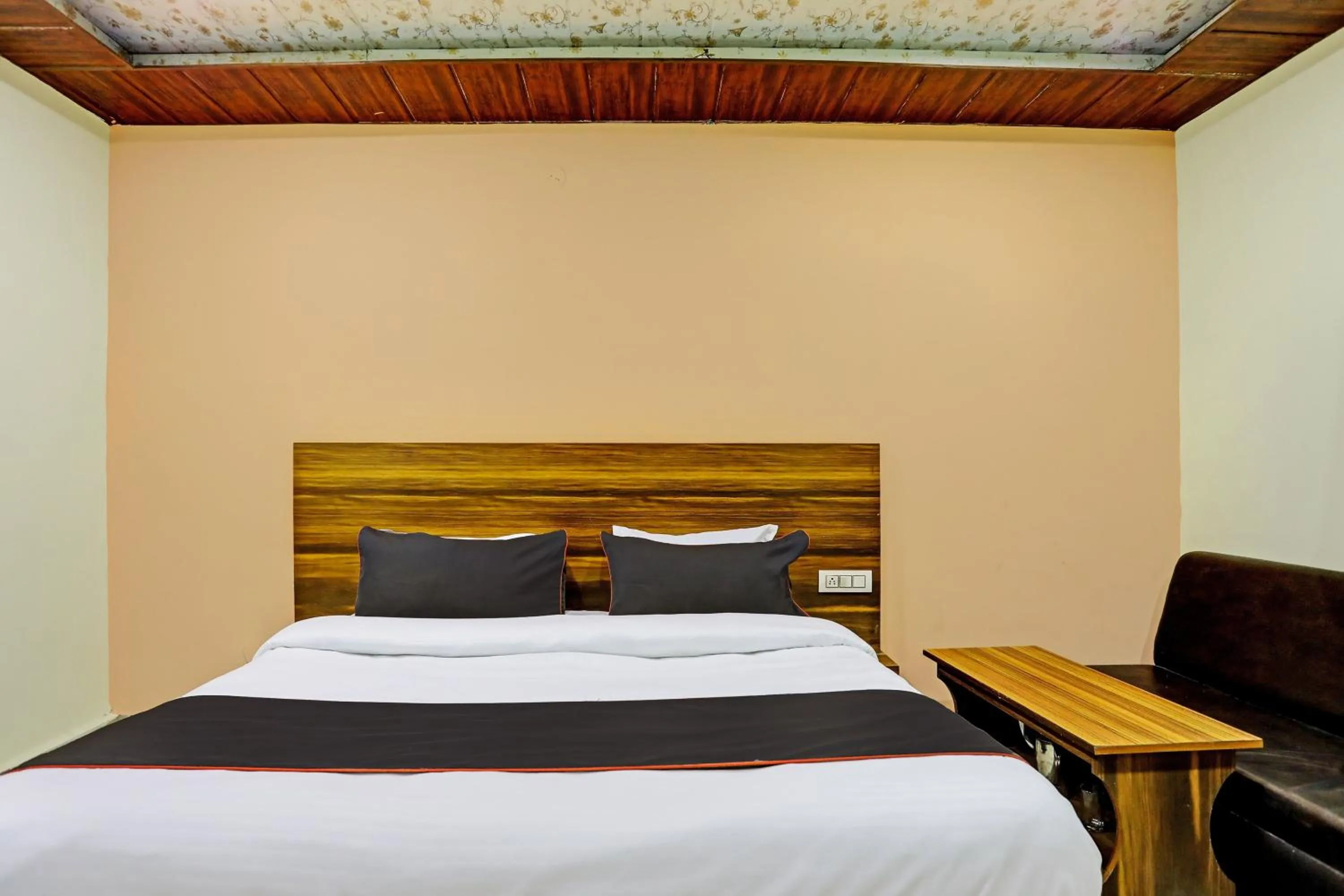 Bedroom, Bed in Hotel O by OYO Yatika Inn