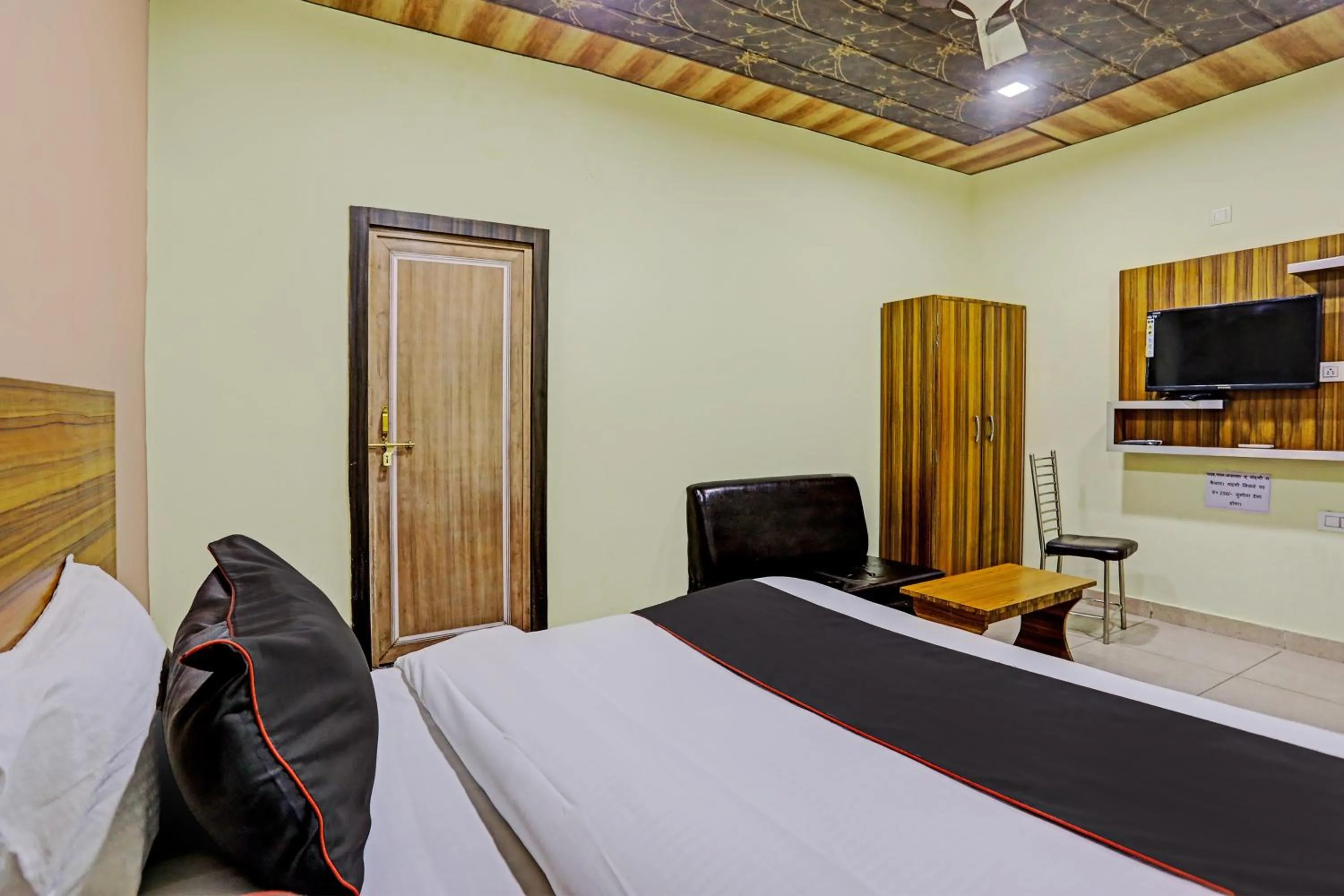 Bedroom, Bed in Hotel O by OYO Yatika Inn