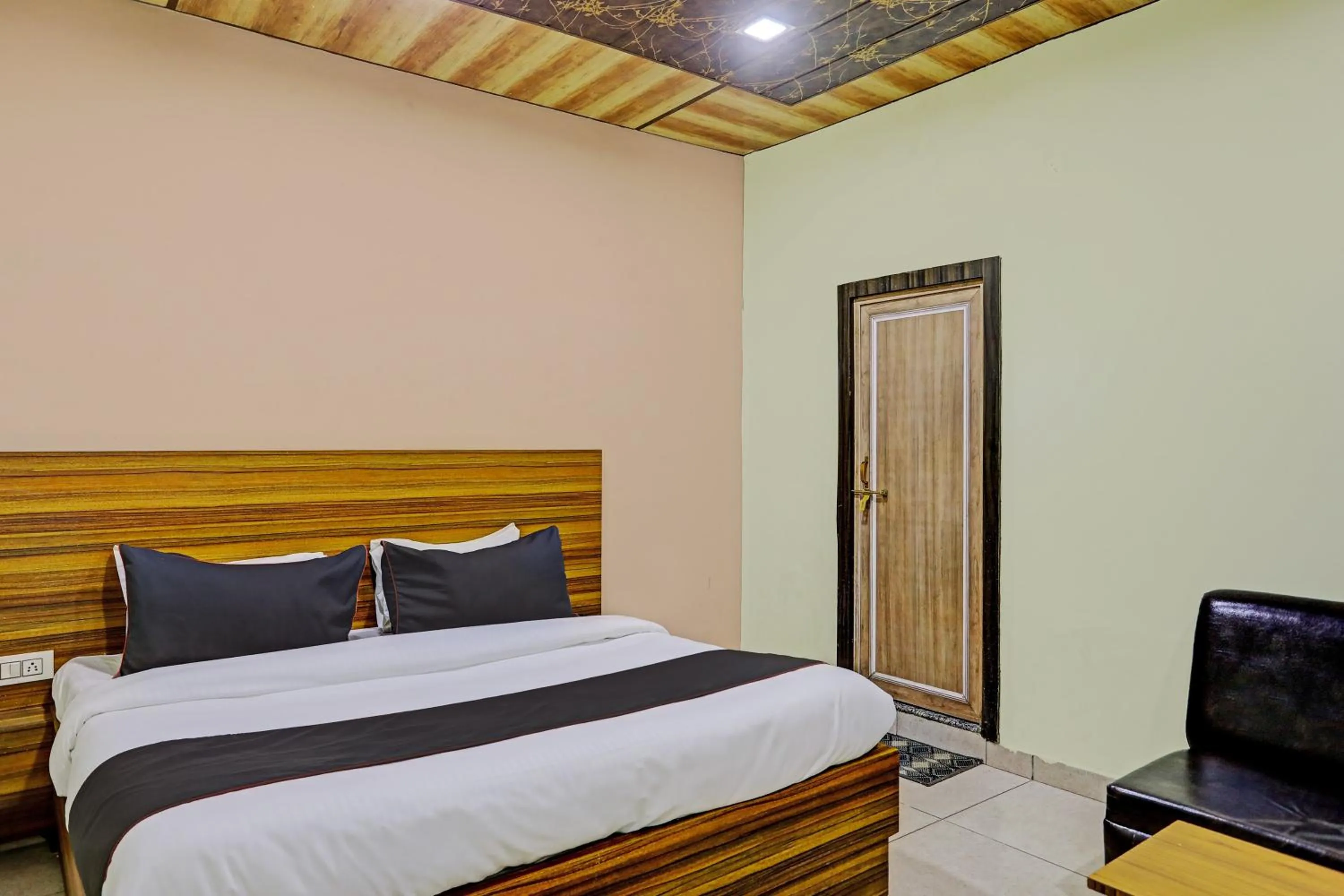 Bedroom, Bed in Hotel O by OYO Yatika Inn