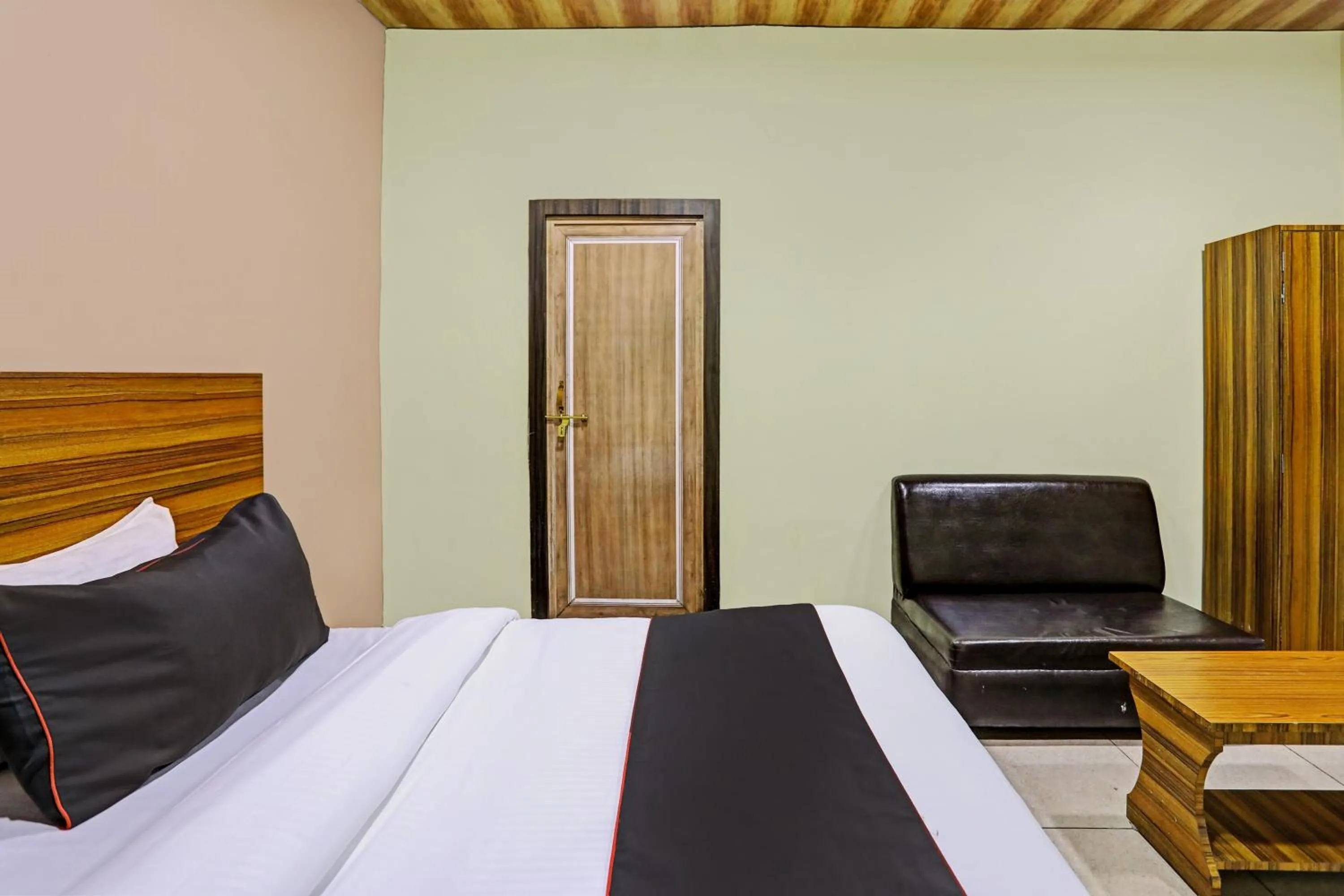 Bedroom, Bed in Hotel O by OYO Yatika Inn