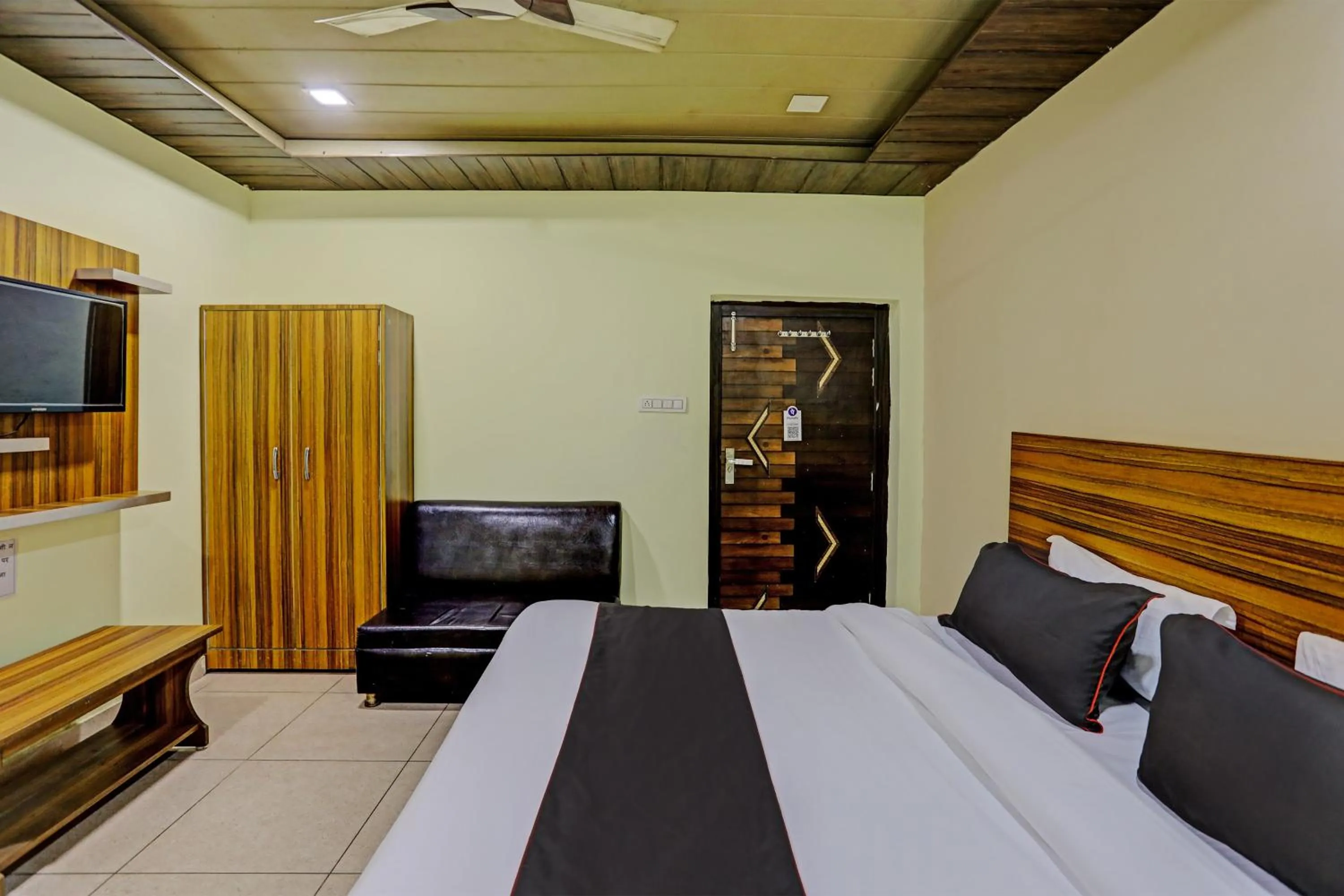 Lobby or reception, Bed in Hotel O by OYO Yatika Inn