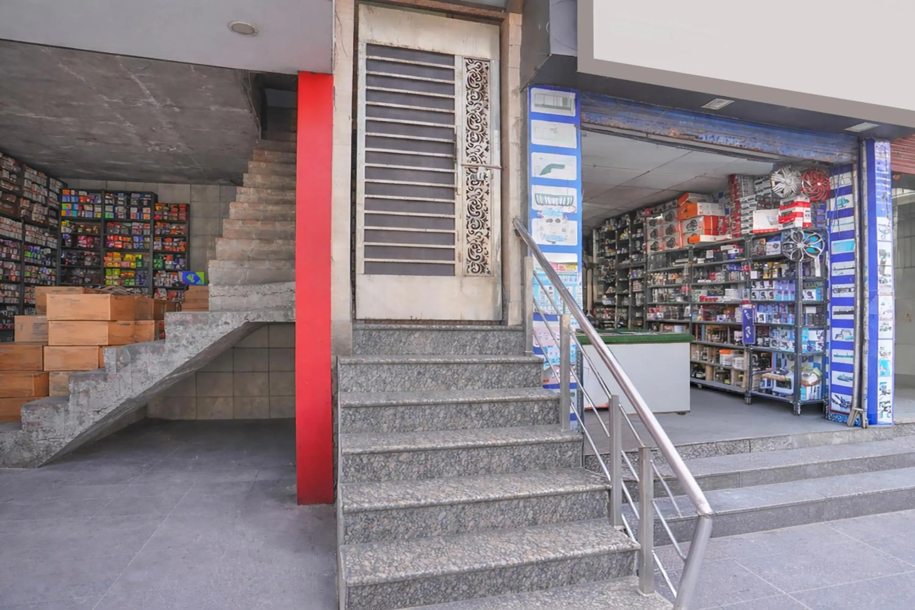 Facade/entrance in Super Collection O JK Temple Kanpur Formerly Yatika Inn