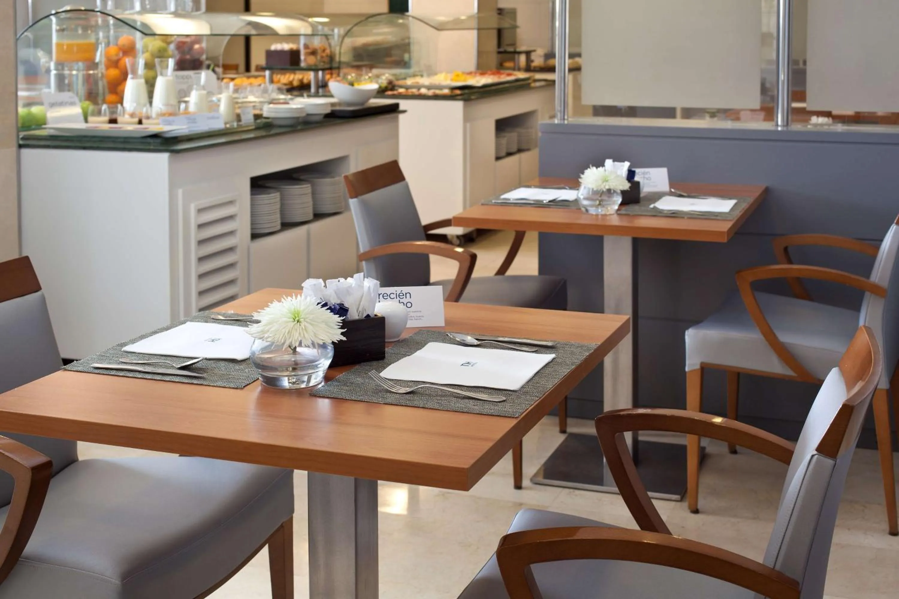 Restaurant/places to eat in NH Ciudad de Santander