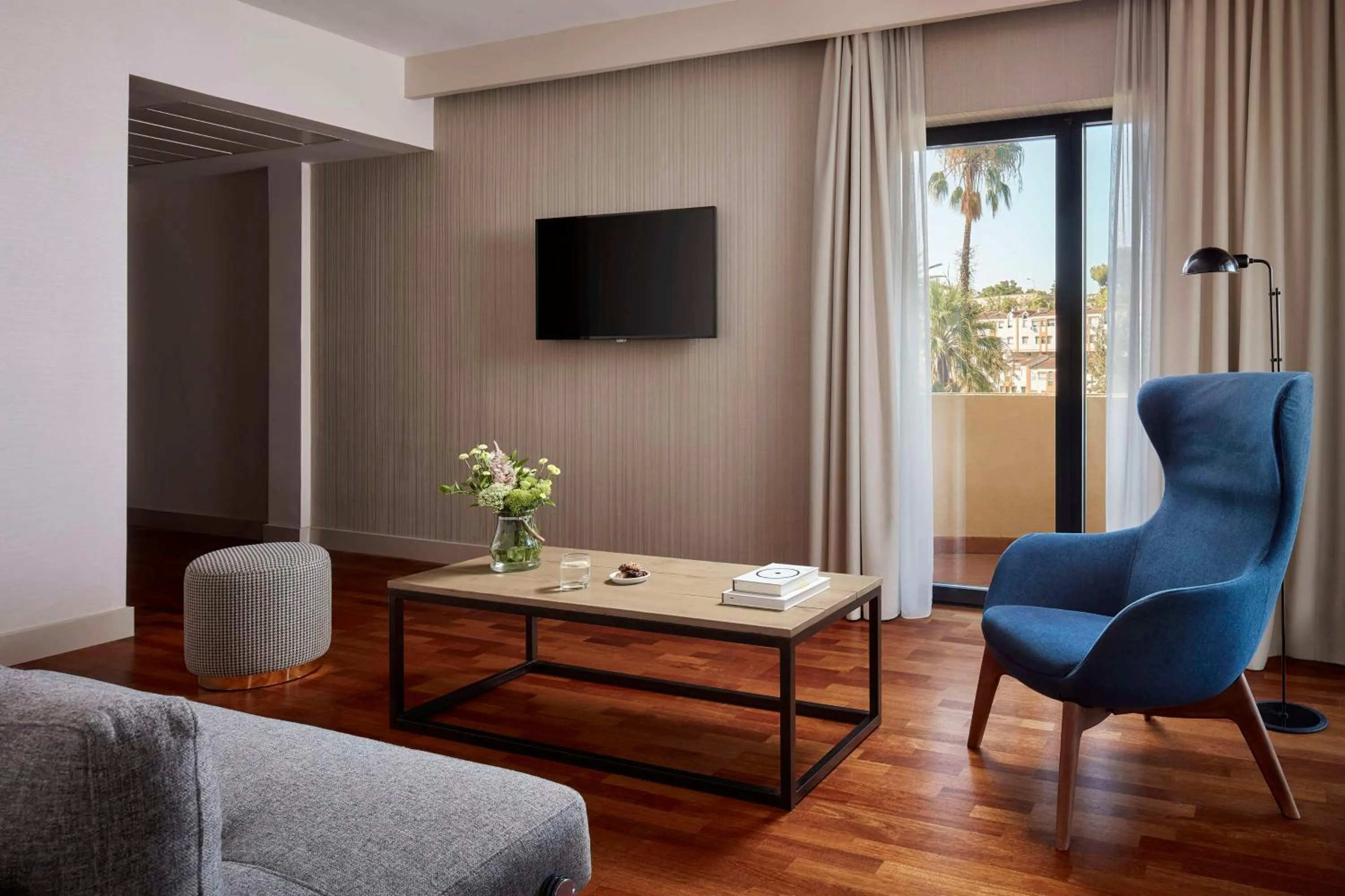 Photo of the whole room in NH Luz Huelva