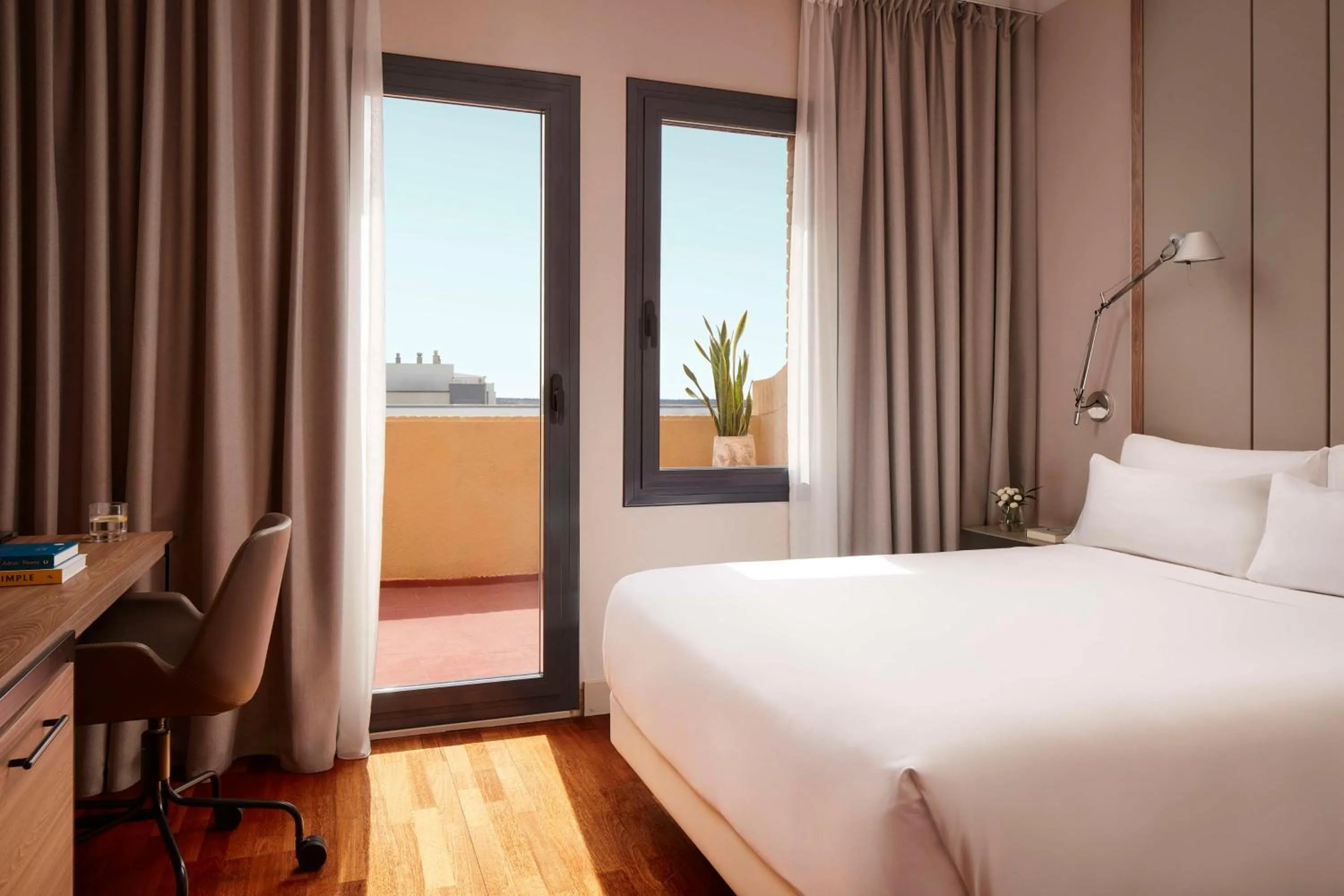 Bedroom, Bed in NH Luz Huelva