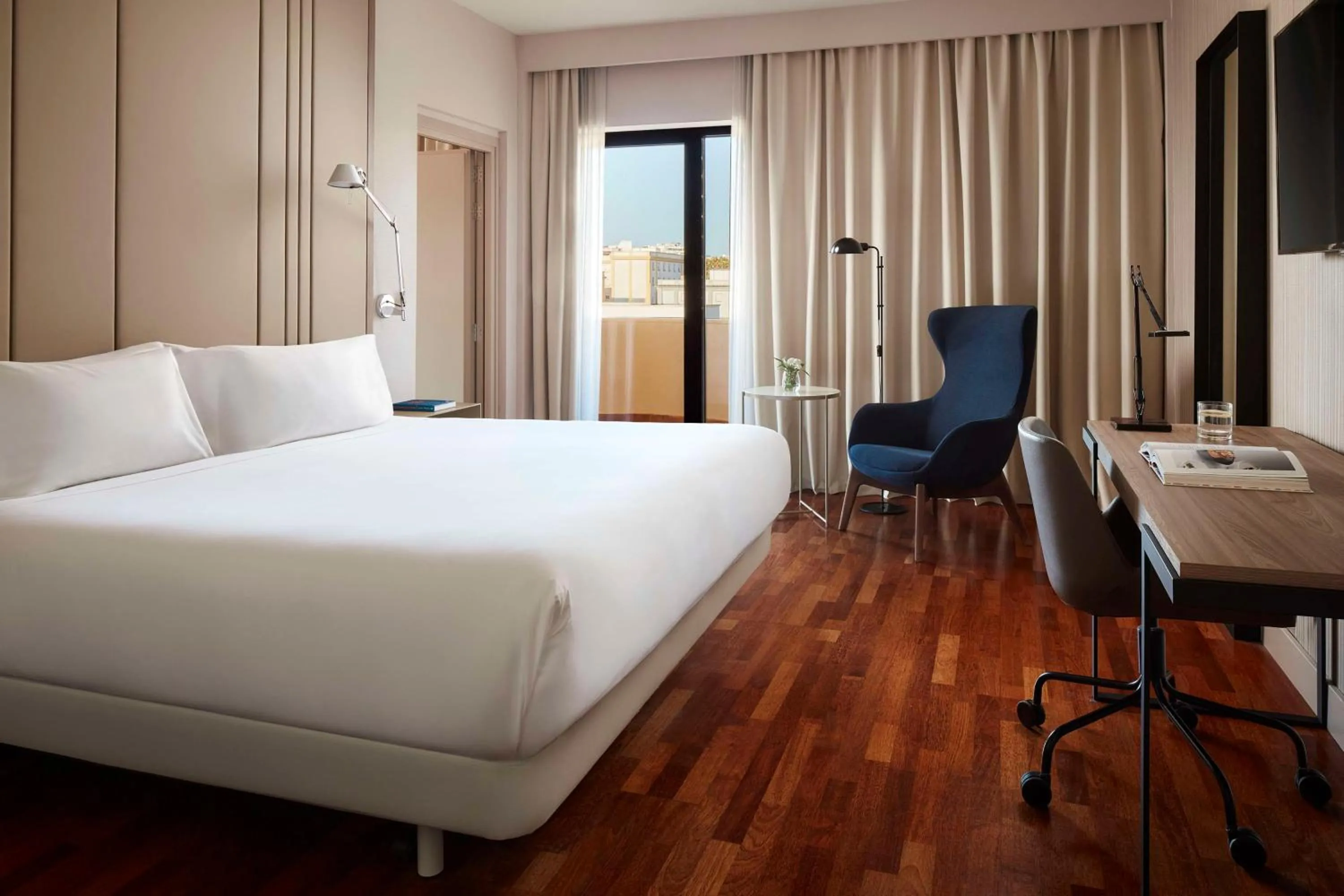 Bedroom, Bed in NH Luz Huelva